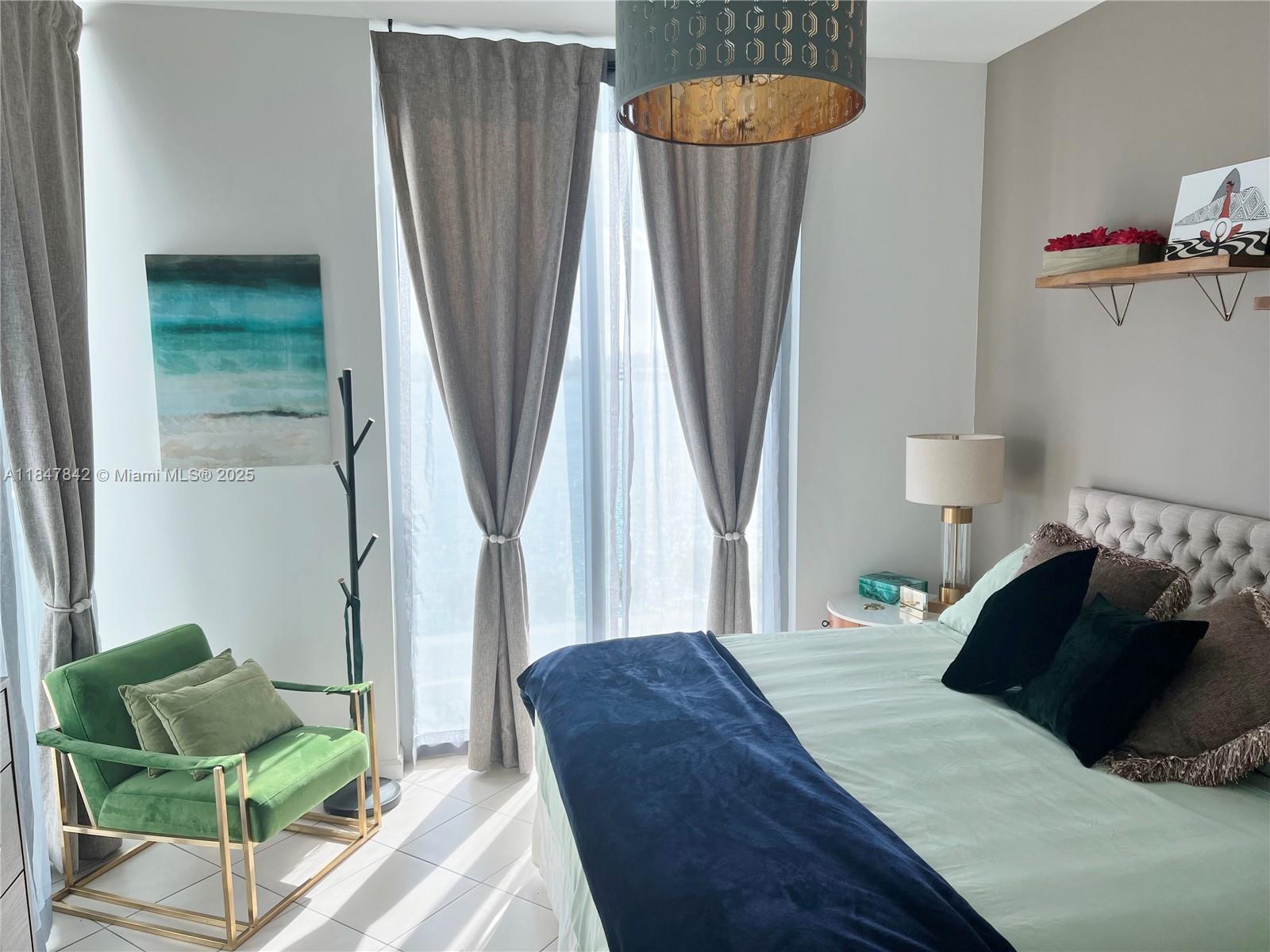 ELOQUENCE ON THE BAY COND - Residential