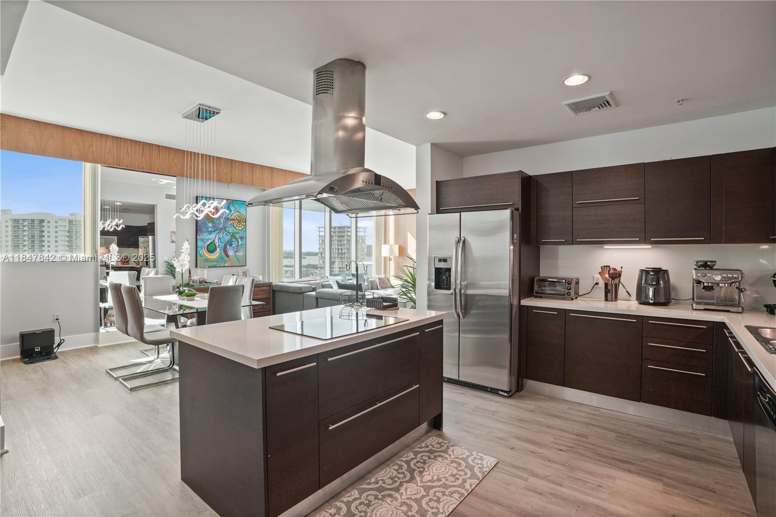 ELOQUENCE ON THE BAY COND - Residential