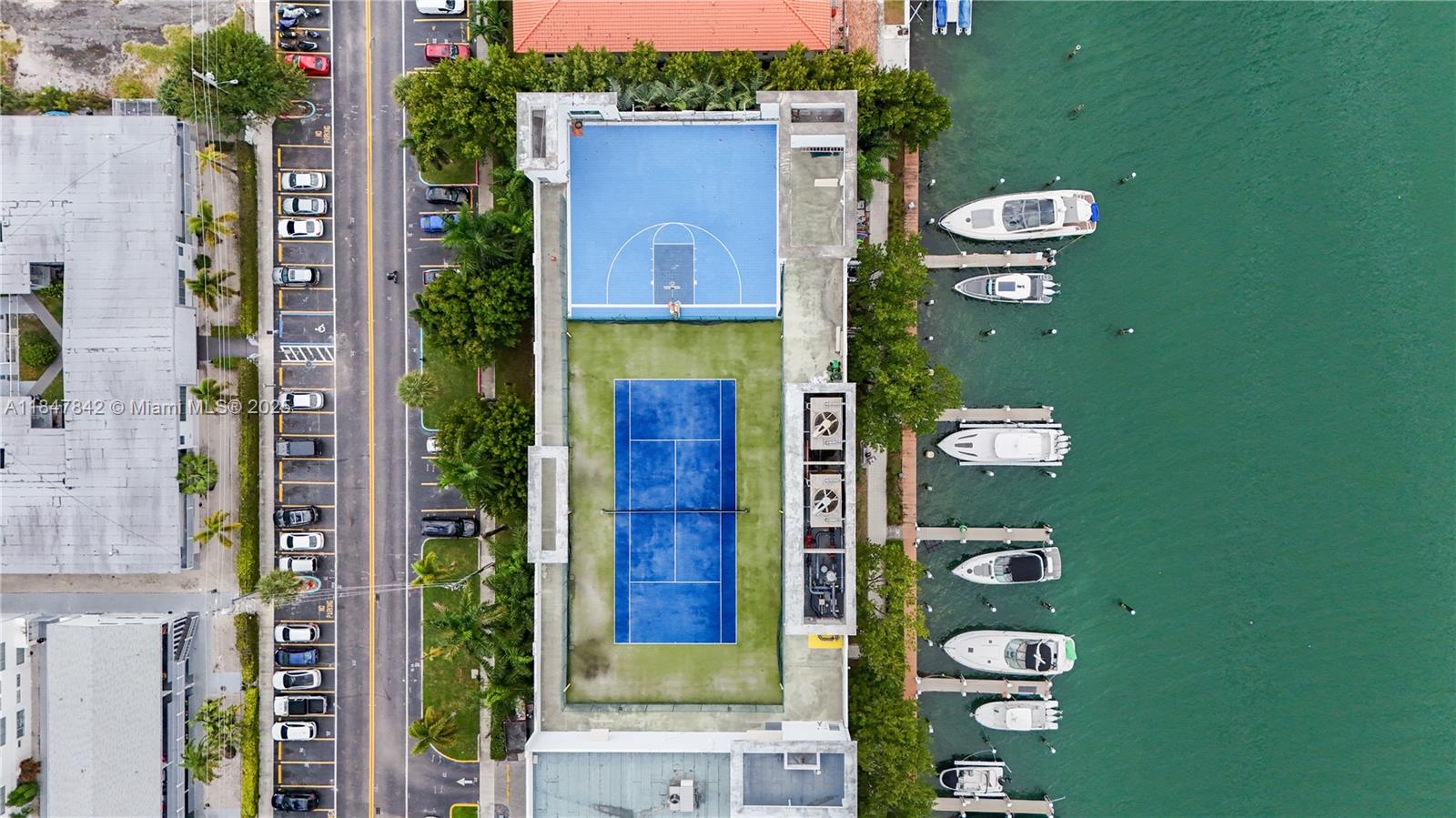 ELOQUENCE ON THE BAY COND - Residential