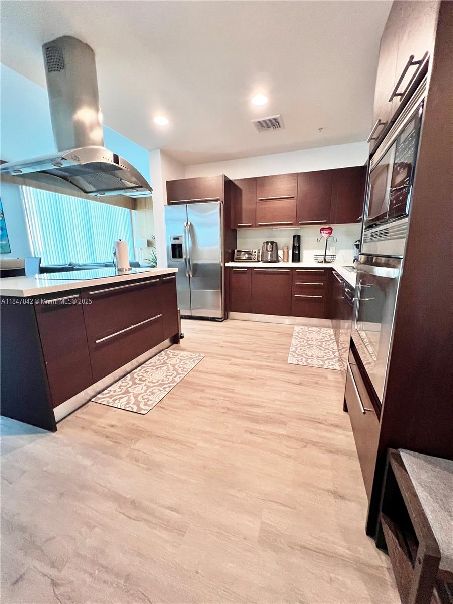 ELOQUENCE ON THE BAY COND - Residential