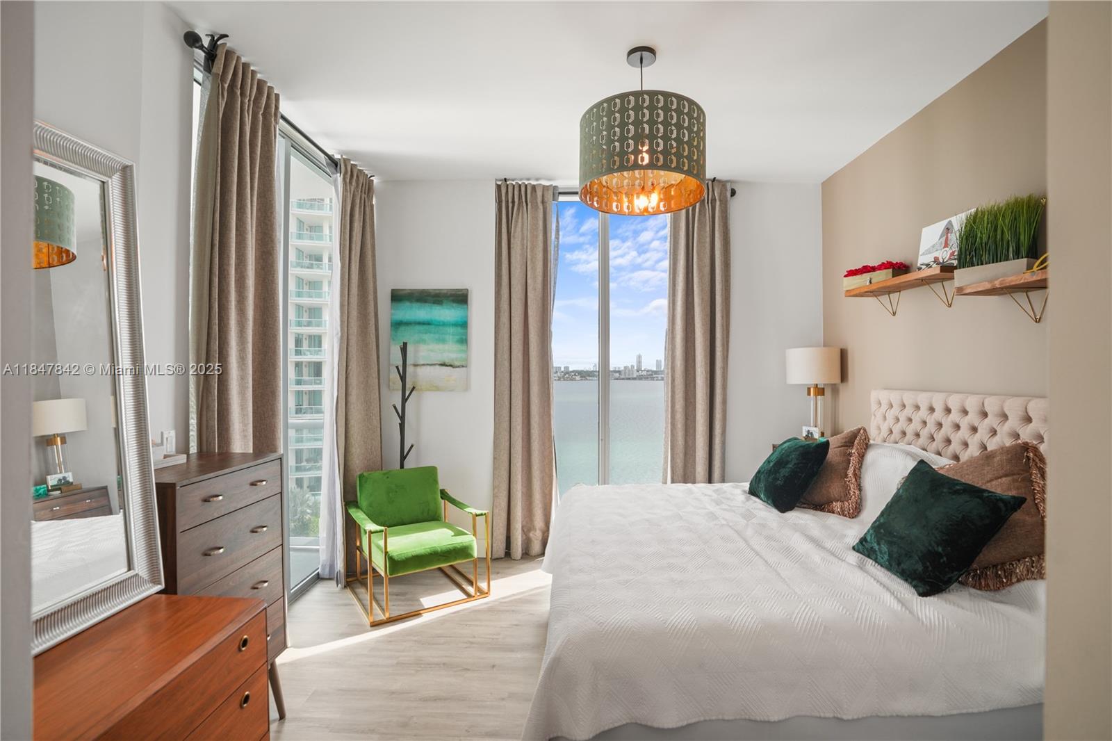 ELOQUENCE ON THE BAY COND - Residential