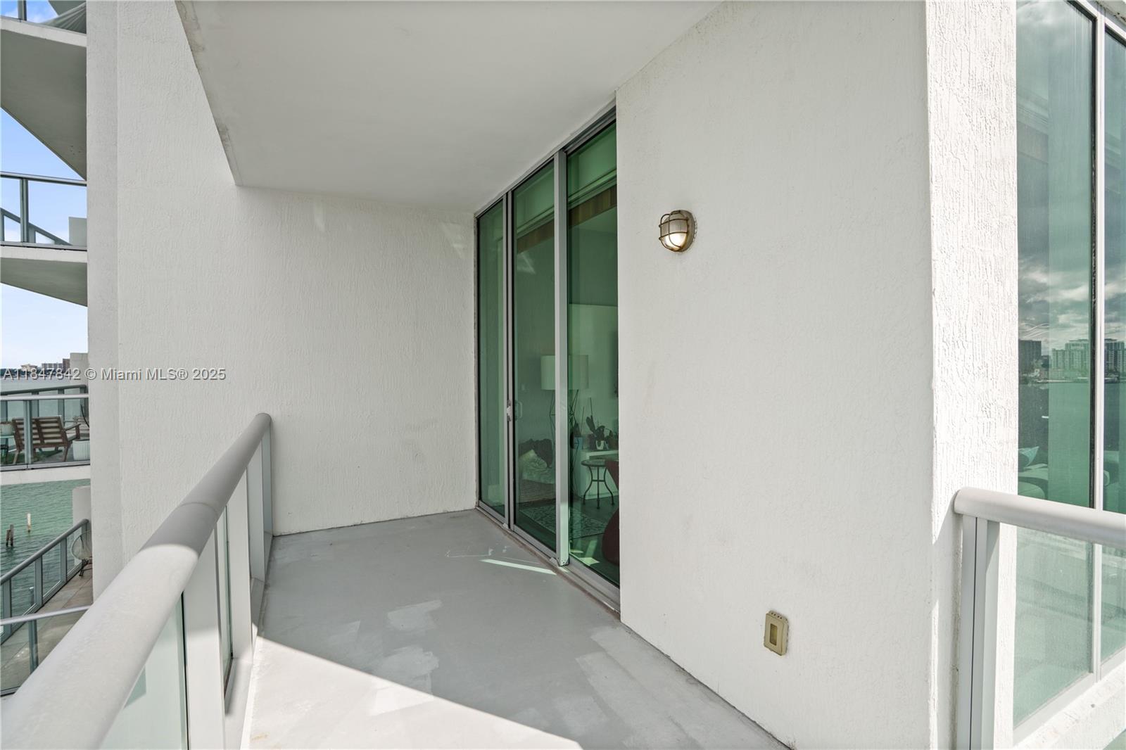 ELOQUENCE ON THE BAY COND - Residential