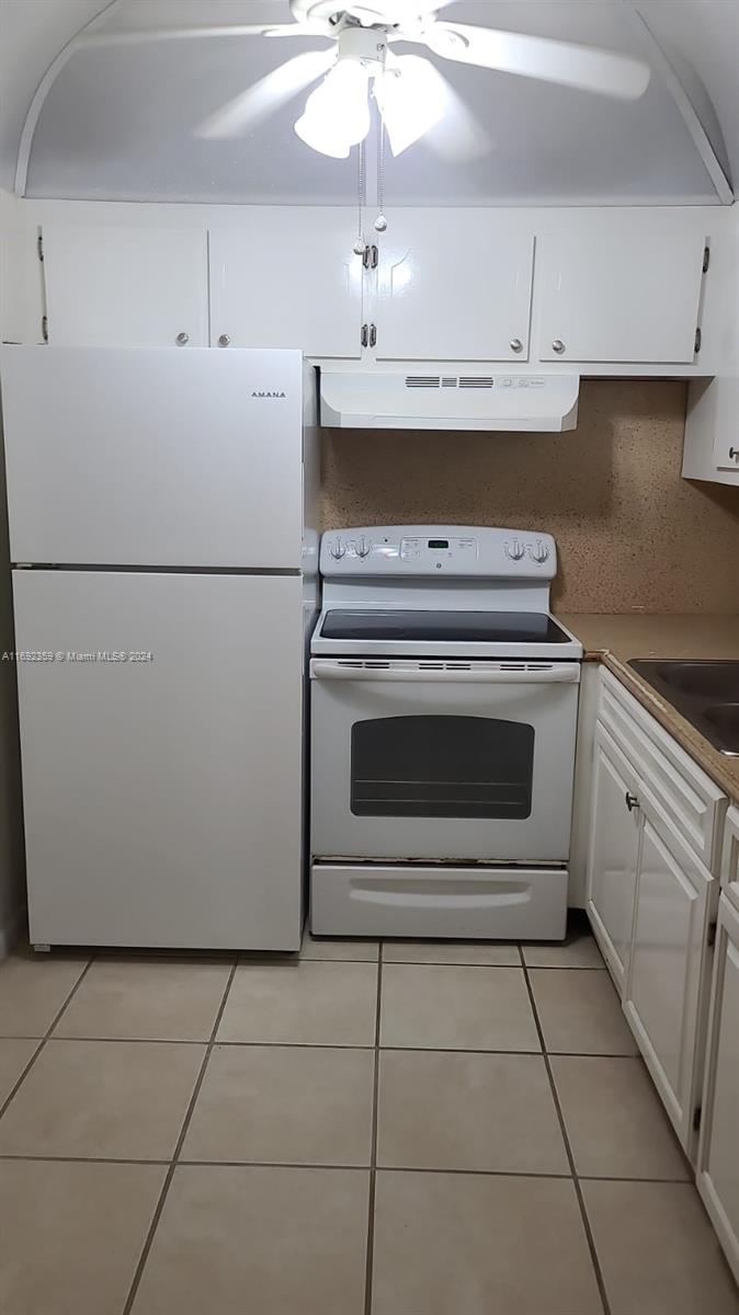 MANSFIELD AT CENTURY VILL - Residential