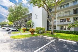 Rental Property at 300 Sw 134th Way 205E, Pembroke Pines, Miami-Dade County, Florida - Bedrooms: 2 
Bathrooms: 2  - $1,750 MO.