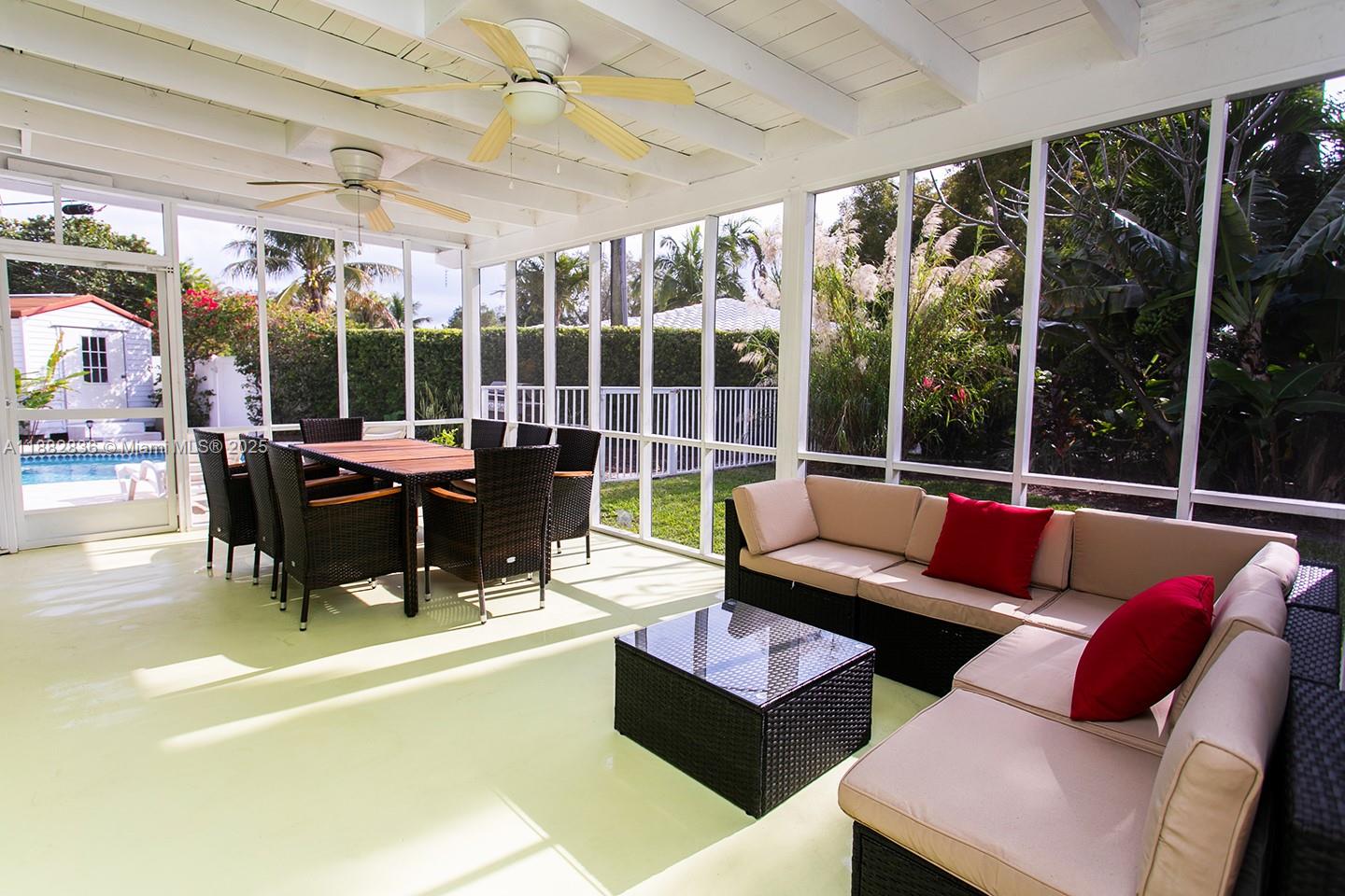 HOLLYWOOD - Residential