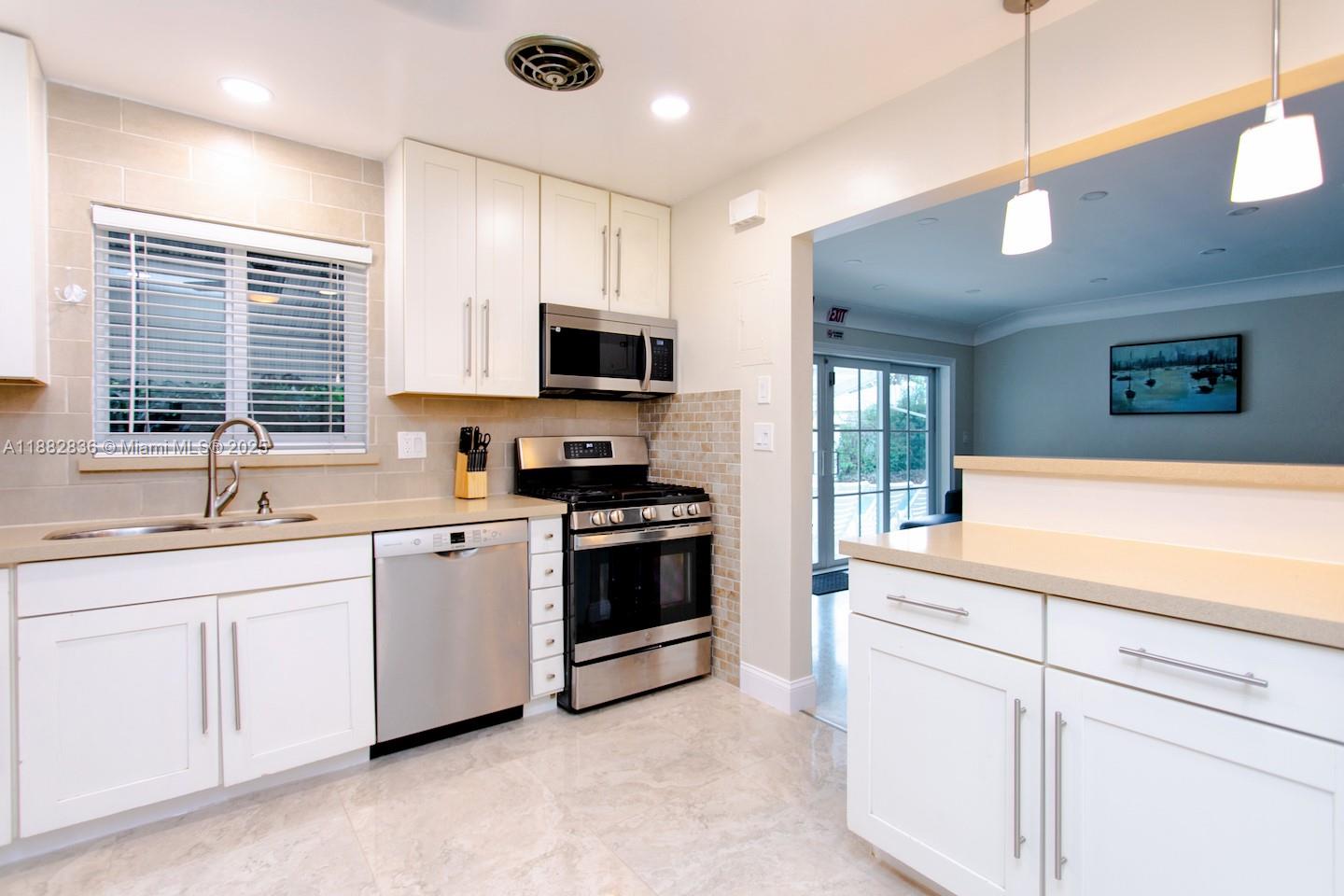 HOLLYWOOD - Residential