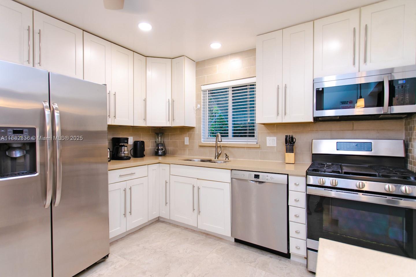HOLLYWOOD - Residential