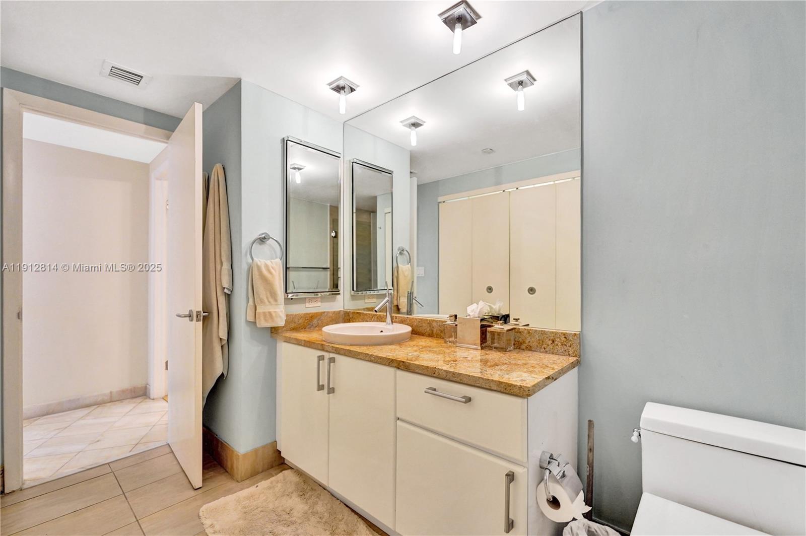 HAMPTONS WEST - Residential