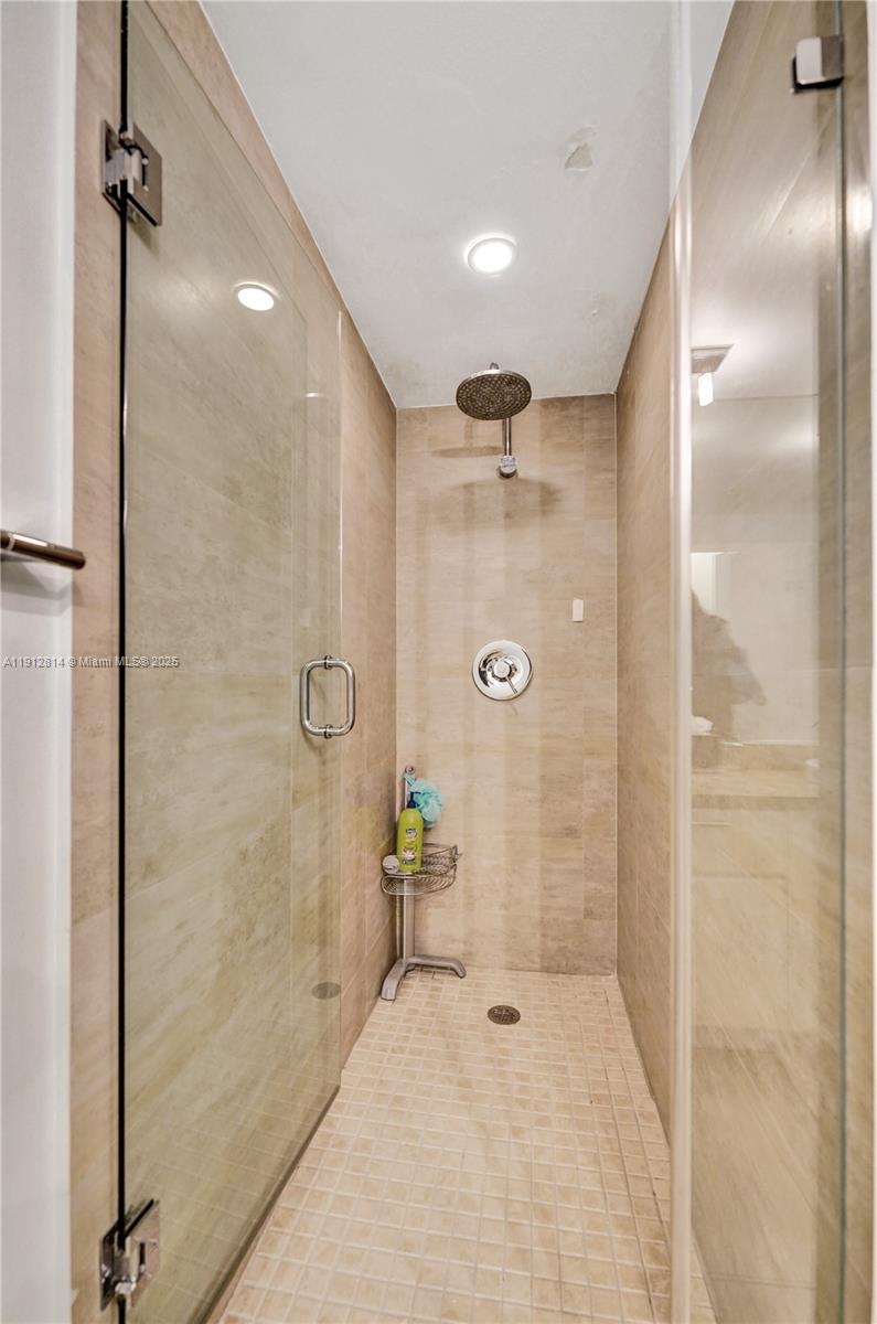 HAMPTONS WEST - Residential