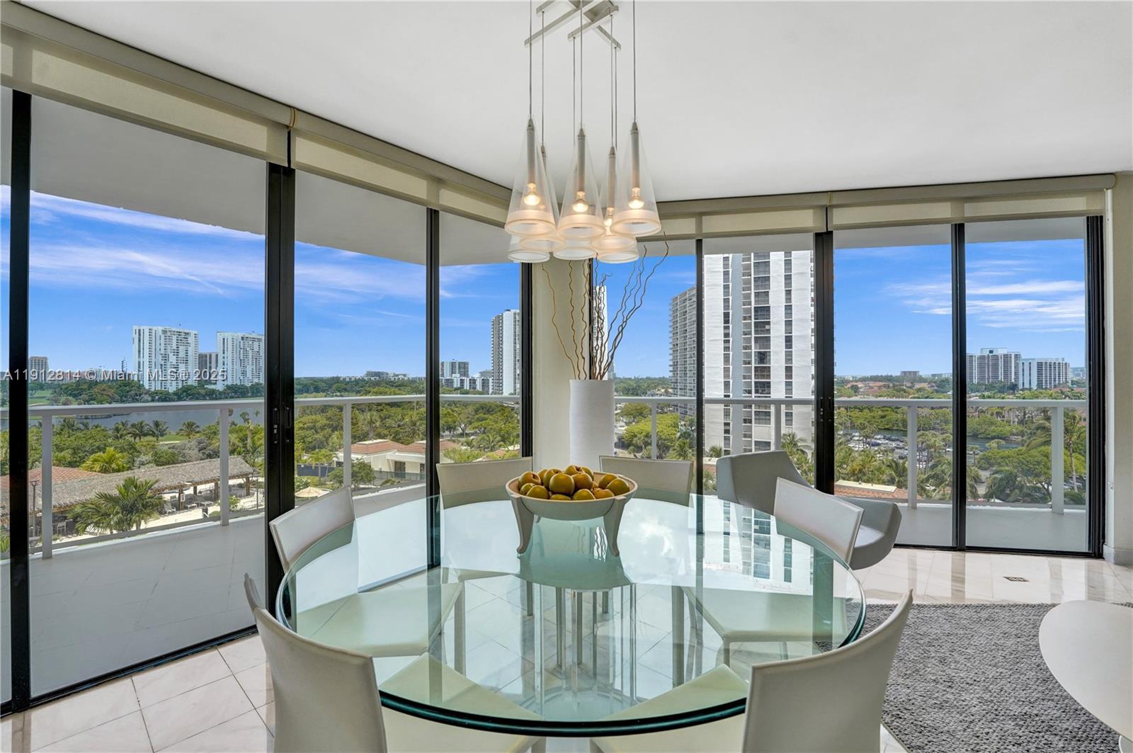 HAMPTONS WEST - Residential