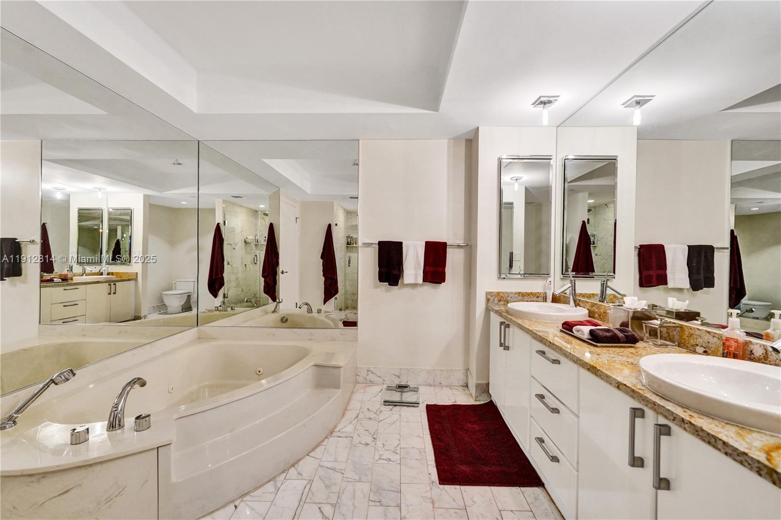 HAMPTONS WEST - Residential