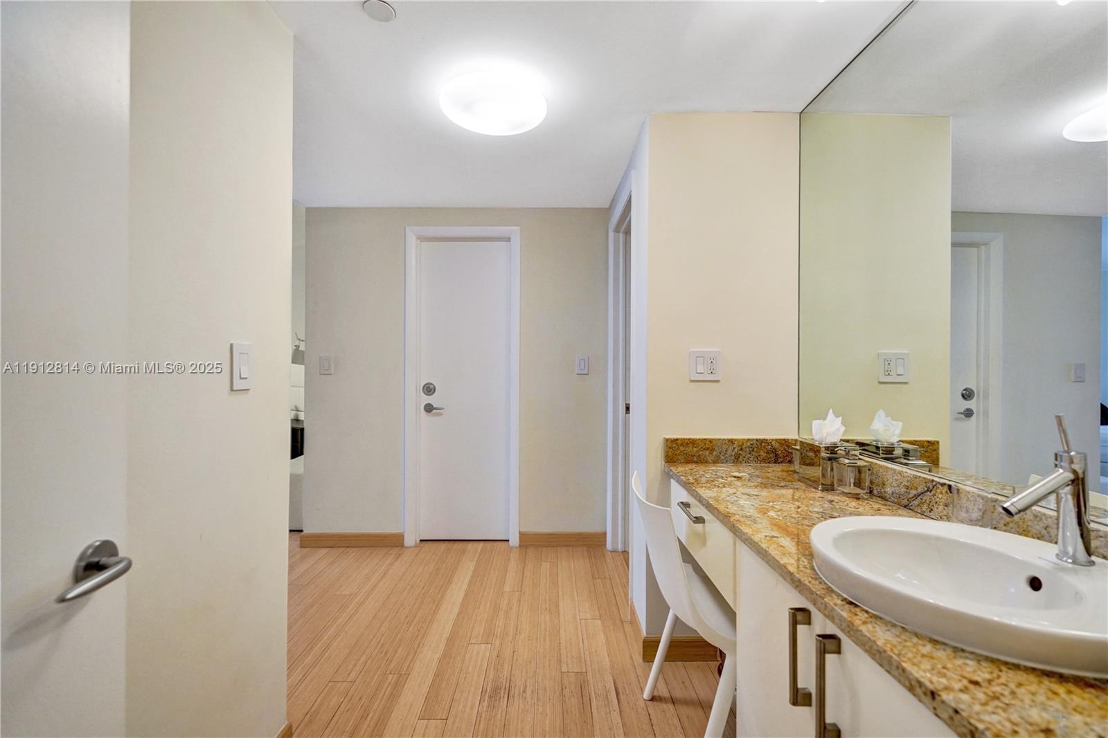 HAMPTONS WEST - Residential