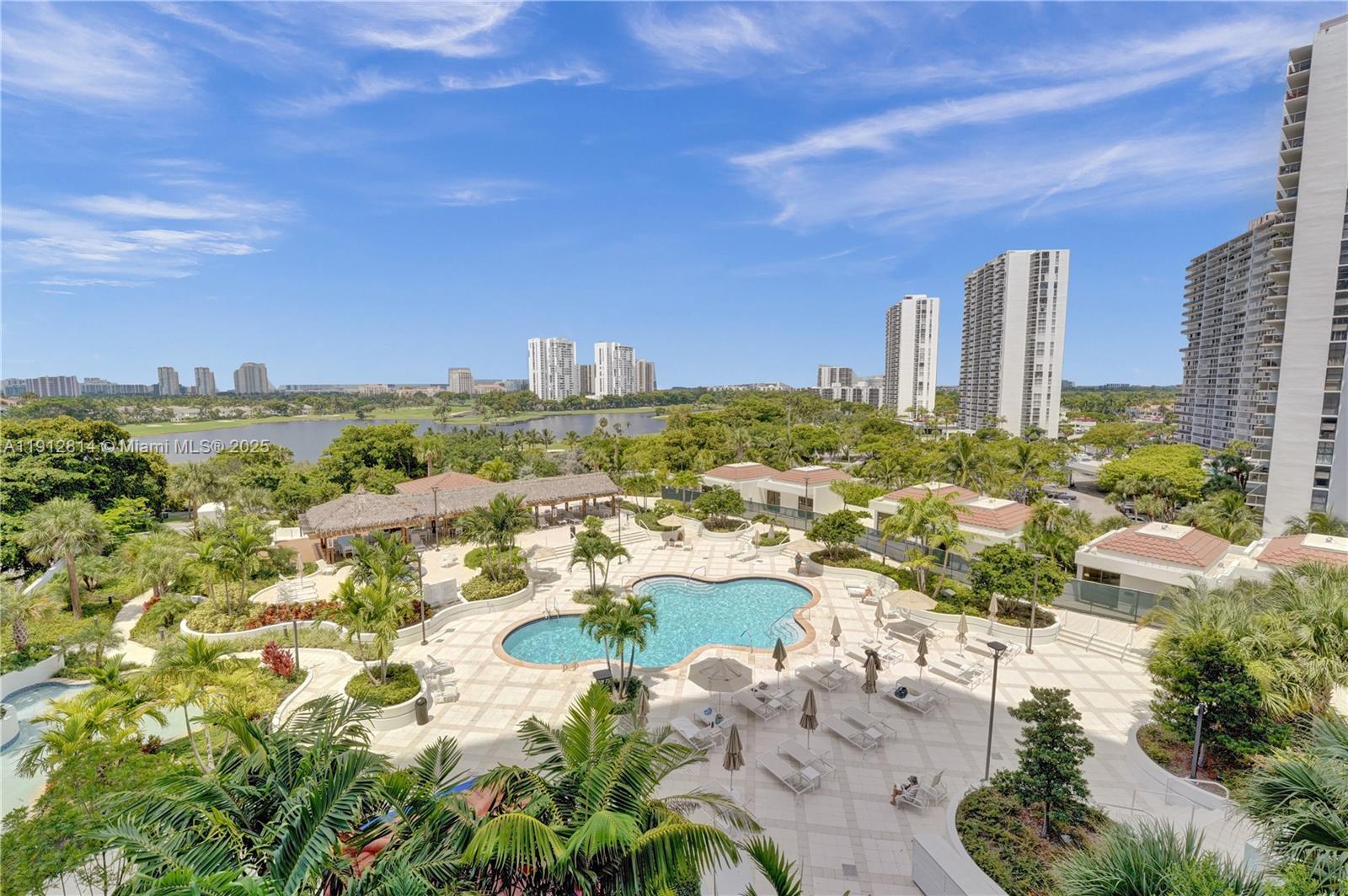 HAMPTONS WEST - Residential