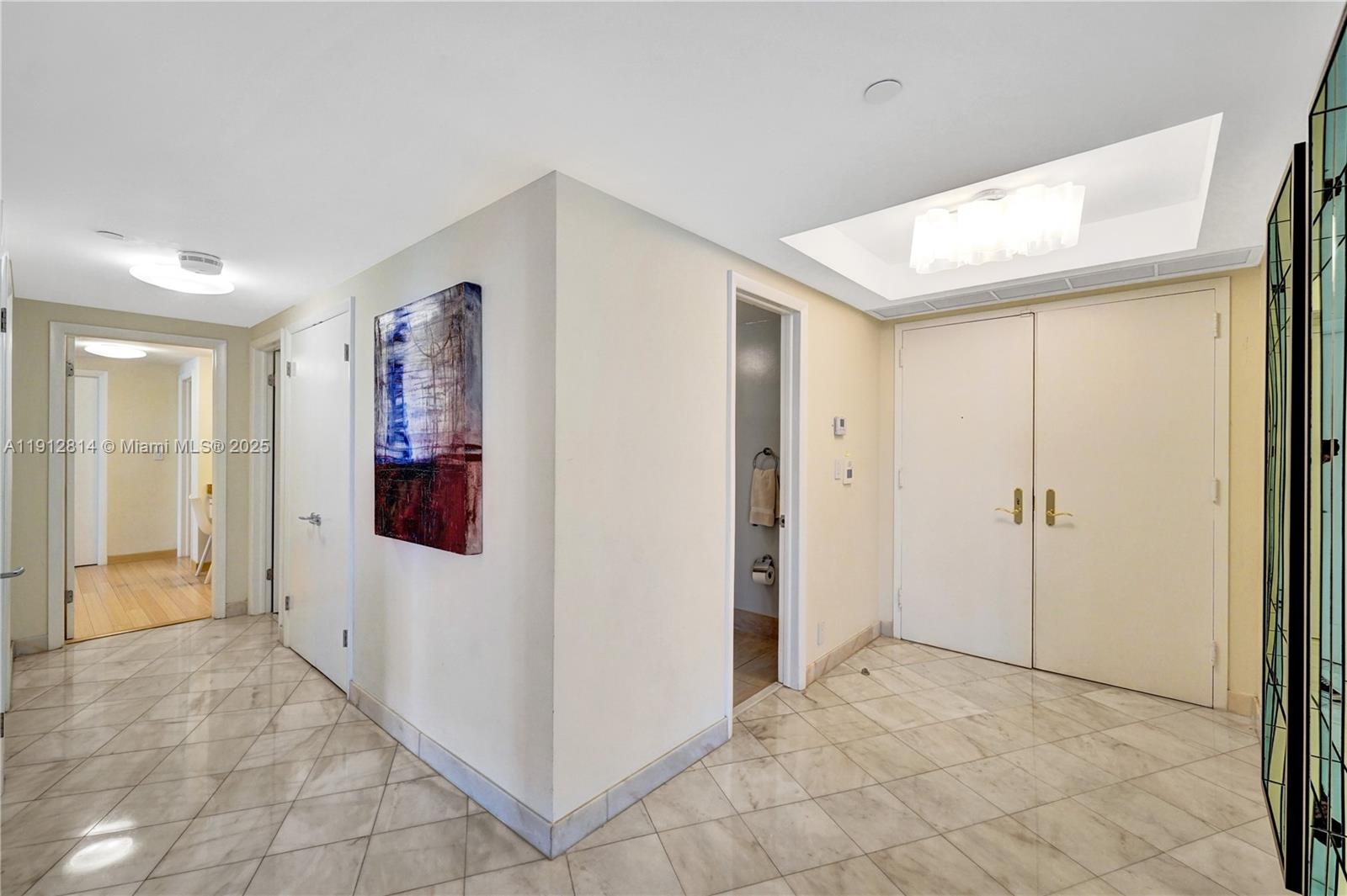 HAMPTONS WEST - Residential