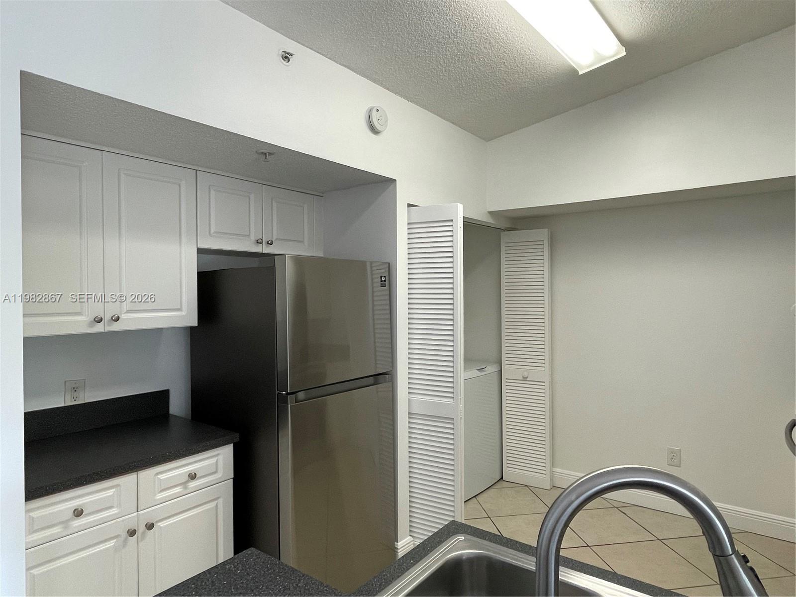 LA VIA CONDO - Residential Lease