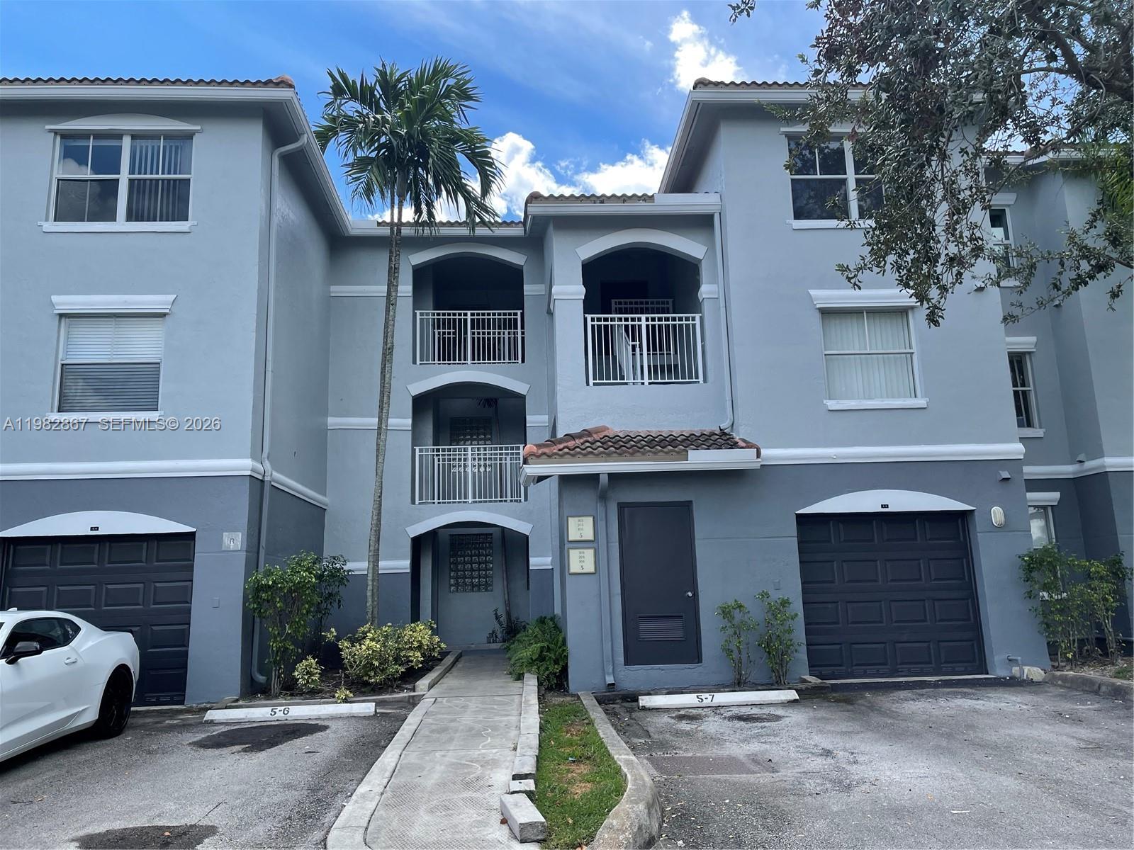 LA VIA CONDO - Residential Lease