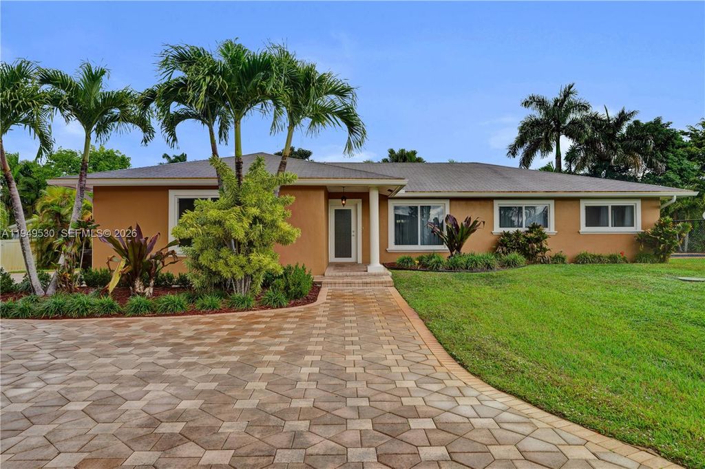 Photo of 11201 NW 4th Court, Plantation, FL 33325 (MLS # A11949530)