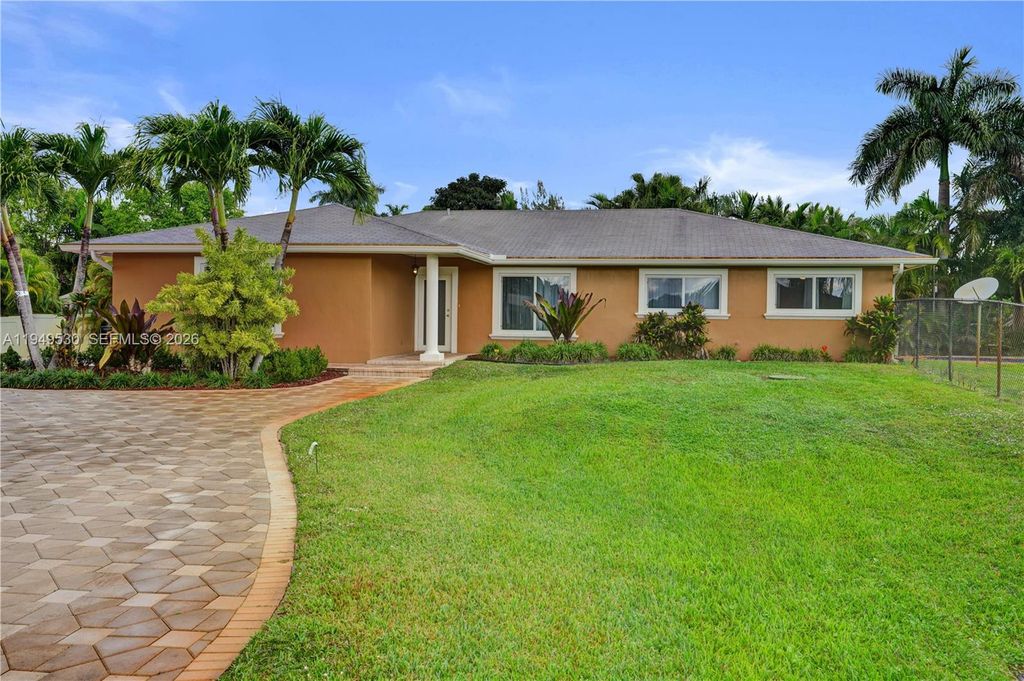 Photo of 11201 NW 4th Court, Plantation, FL 33325 (MLS # A11949530)