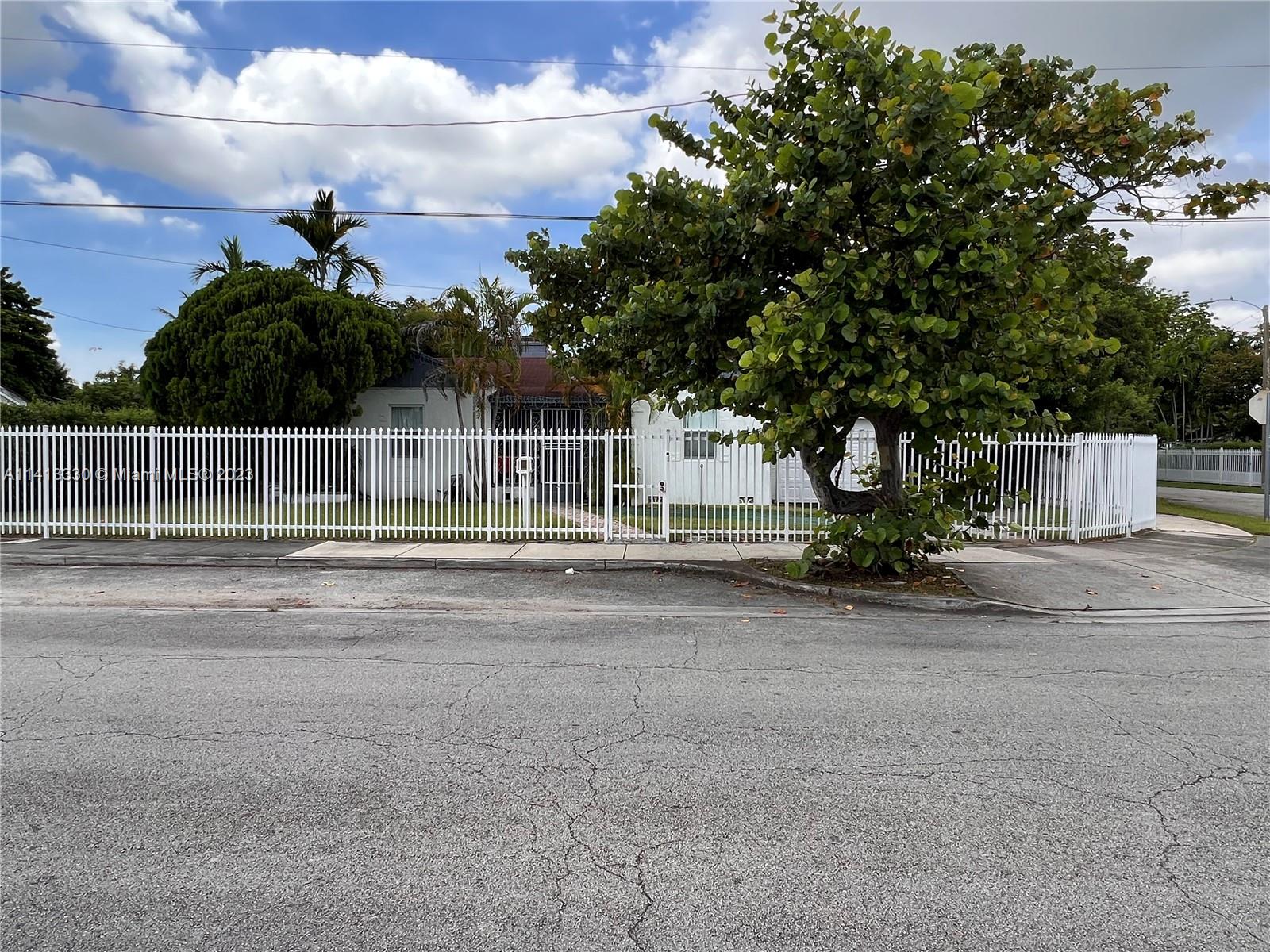 View Miami, FL 33142 house