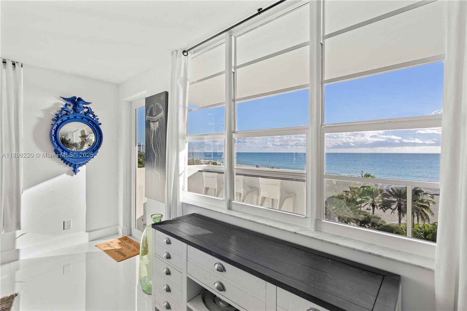 THE DECOPLAGE CONDO - Residential