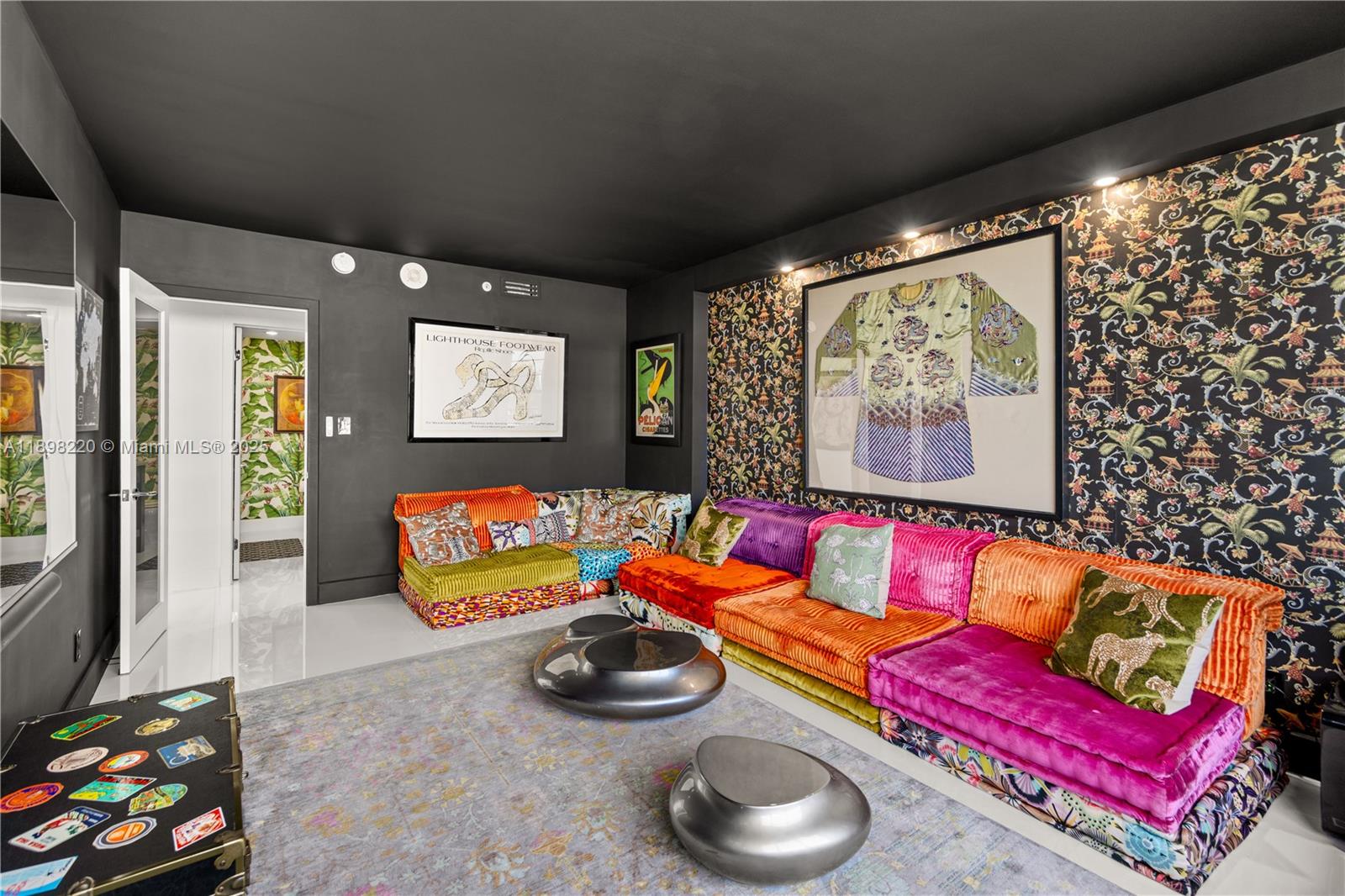 THE DECOPLAGE CONDO - Residential
