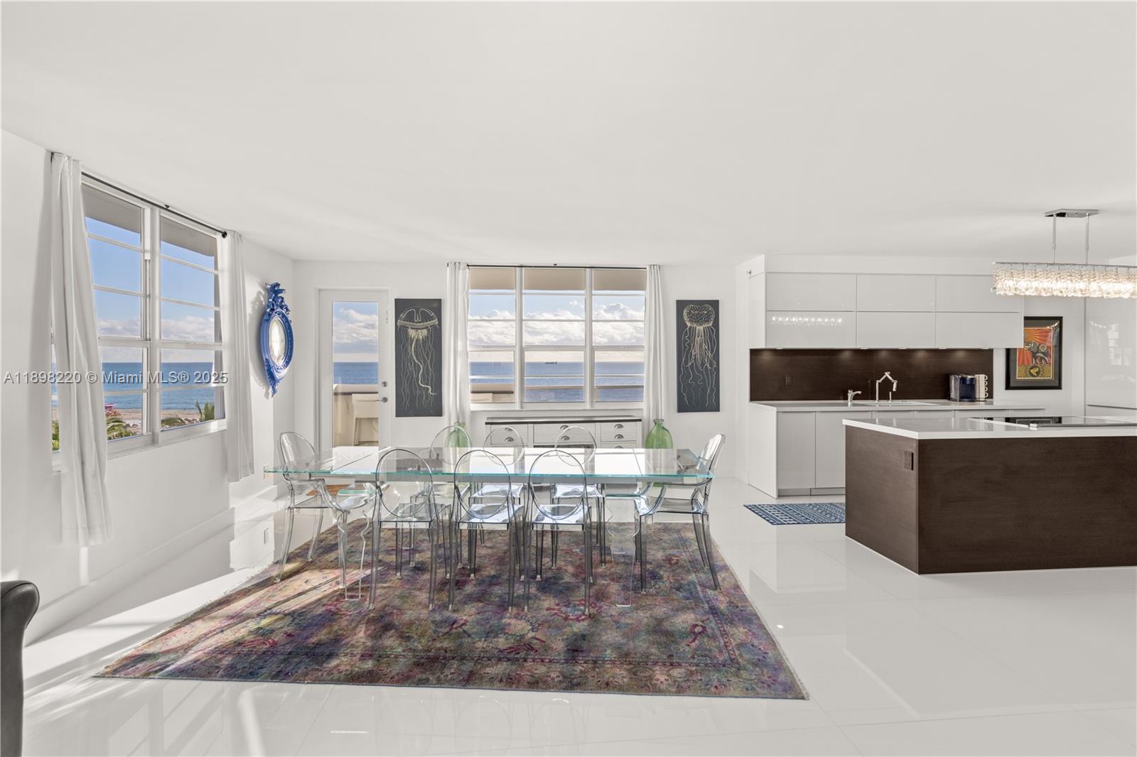 THE DECOPLAGE CONDO - Residential