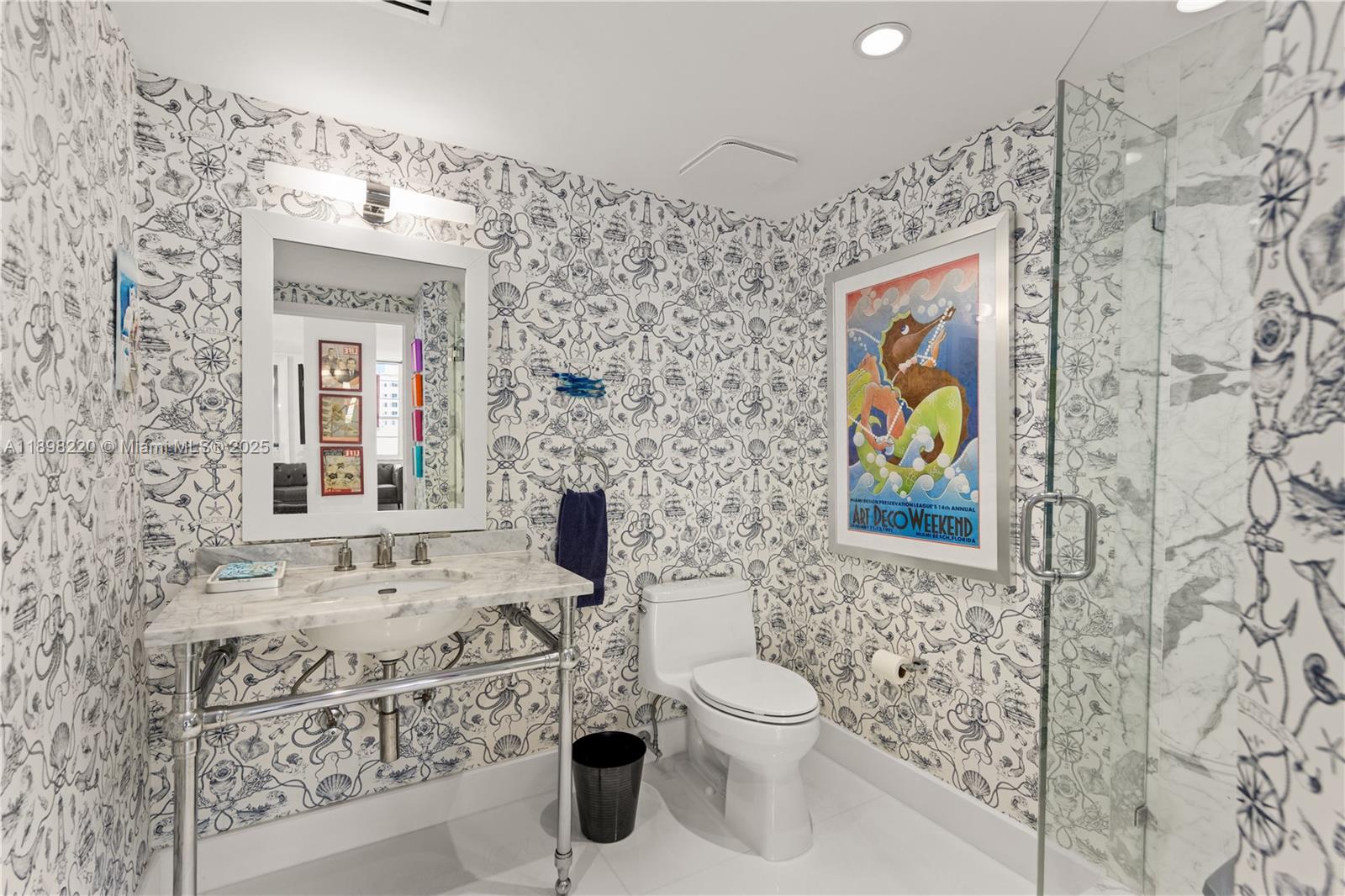 THE DECOPLAGE CONDO - Residential
