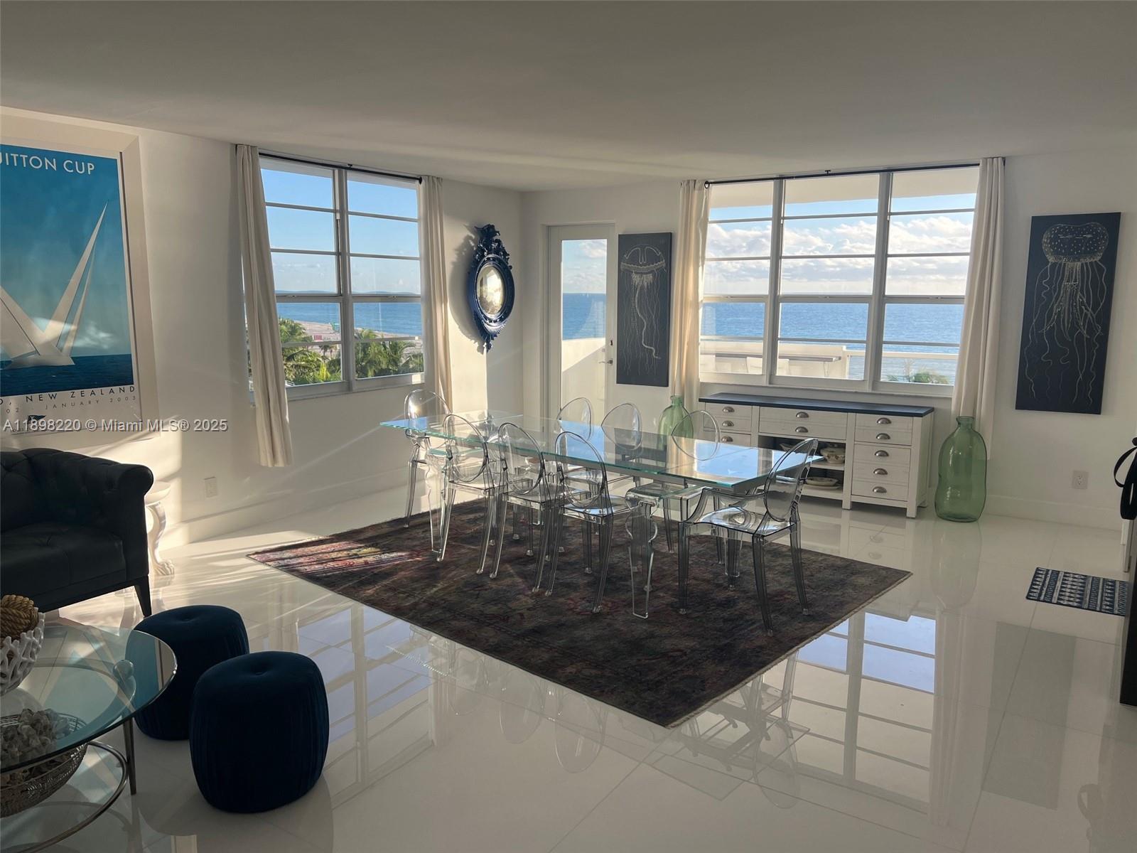 THE DECOPLAGE CONDO - Residential