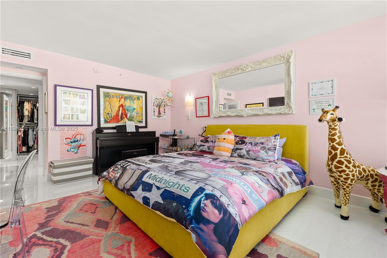 THE DECOPLAGE CONDO - Residential