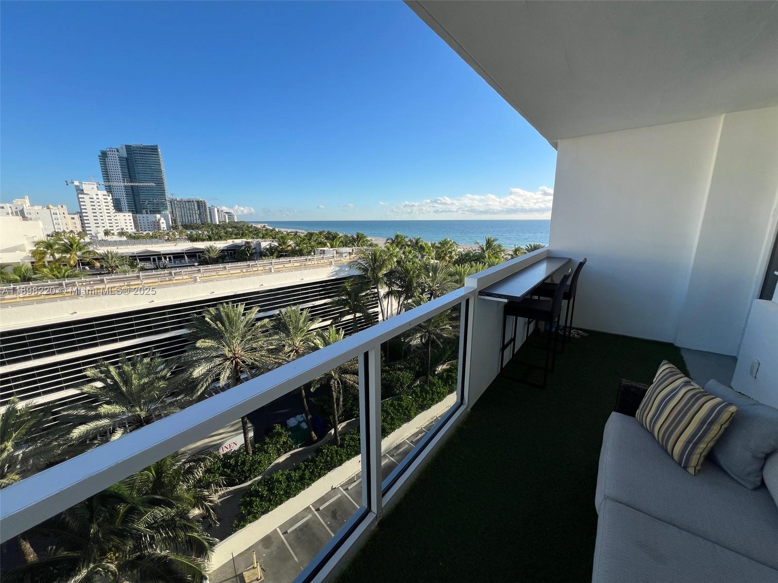 THE DECOPLAGE CONDO - Residential