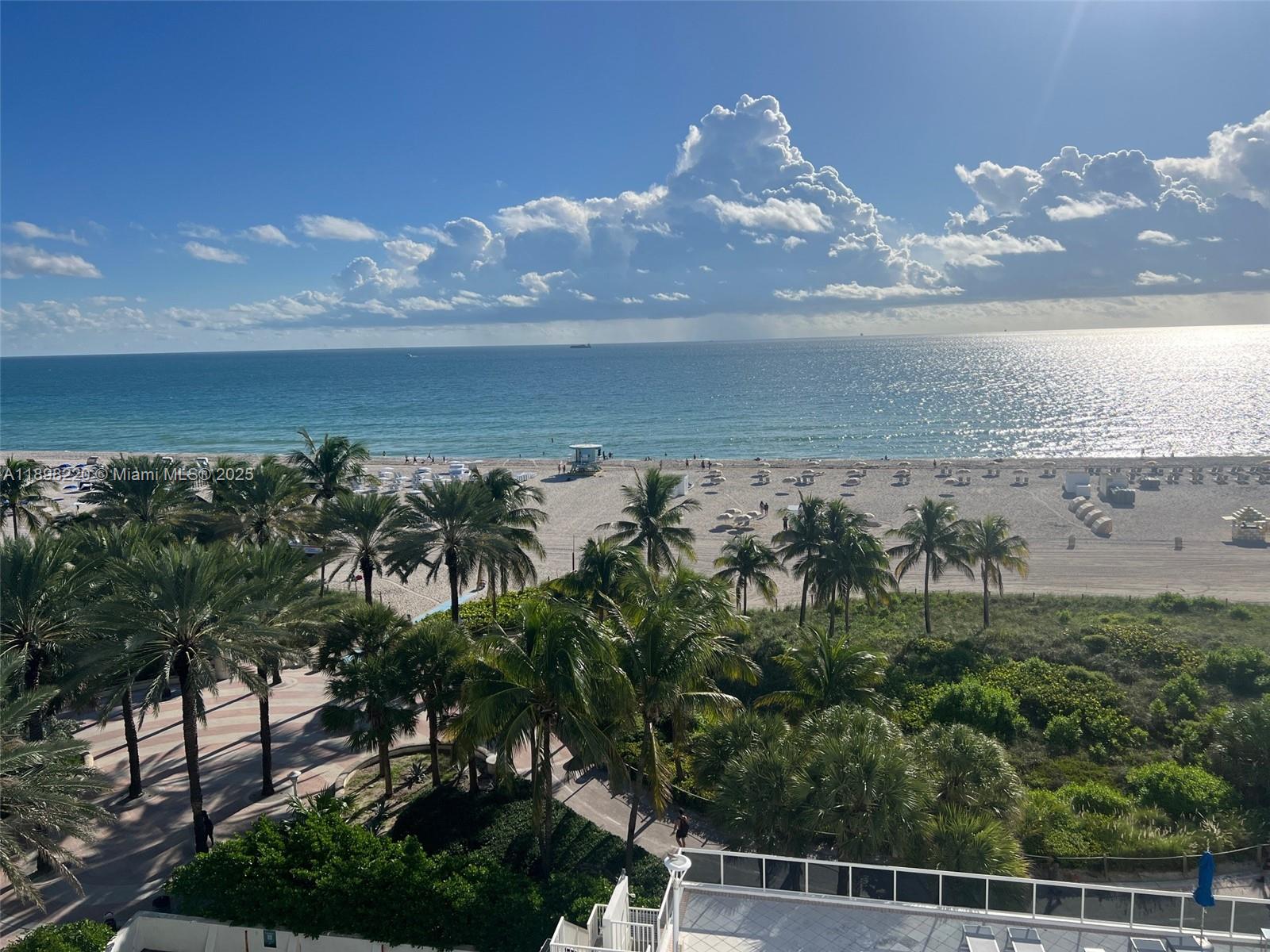 THE DECOPLAGE CONDO - Residential