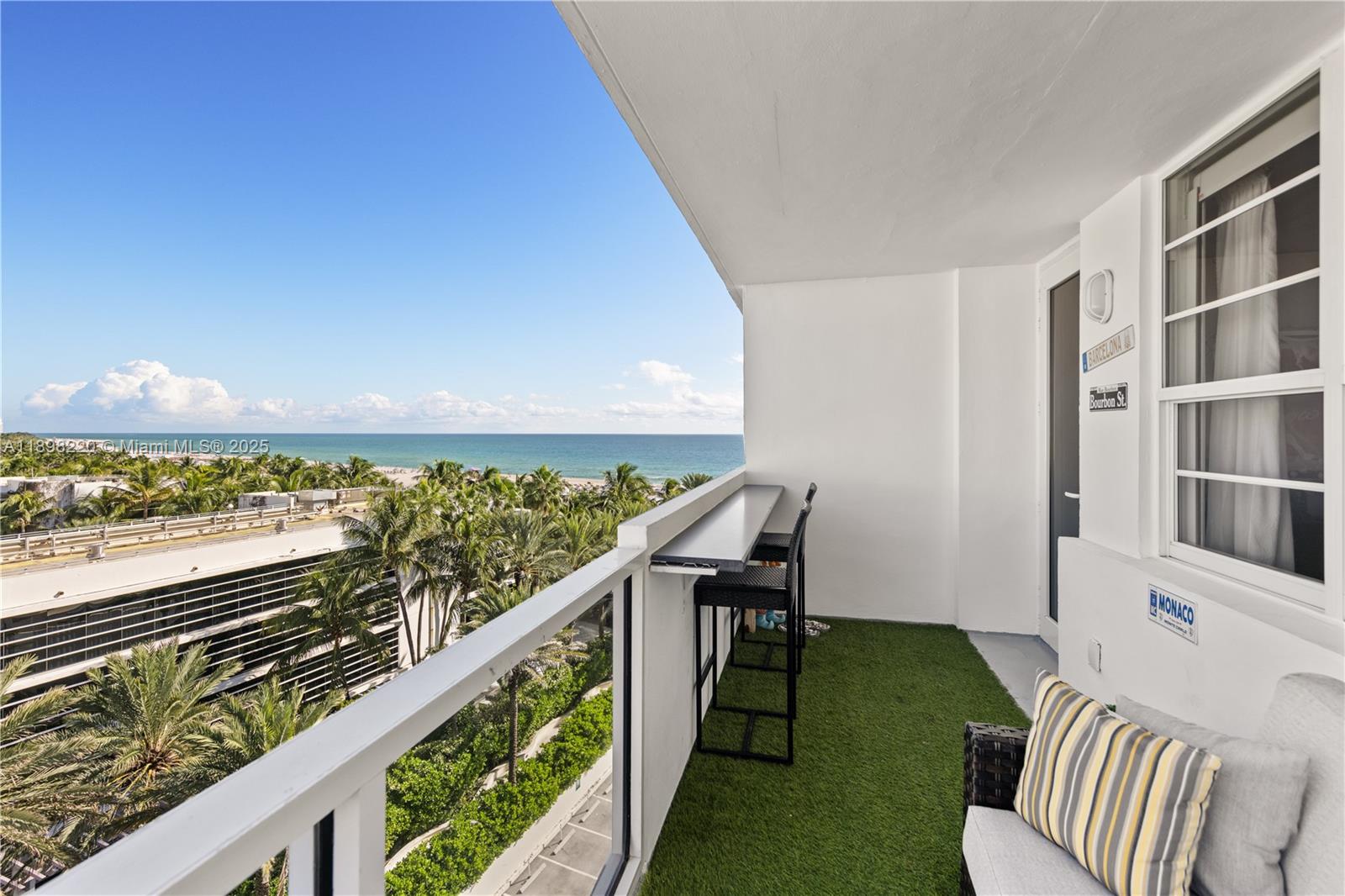 THE DECOPLAGE CONDO - Residential