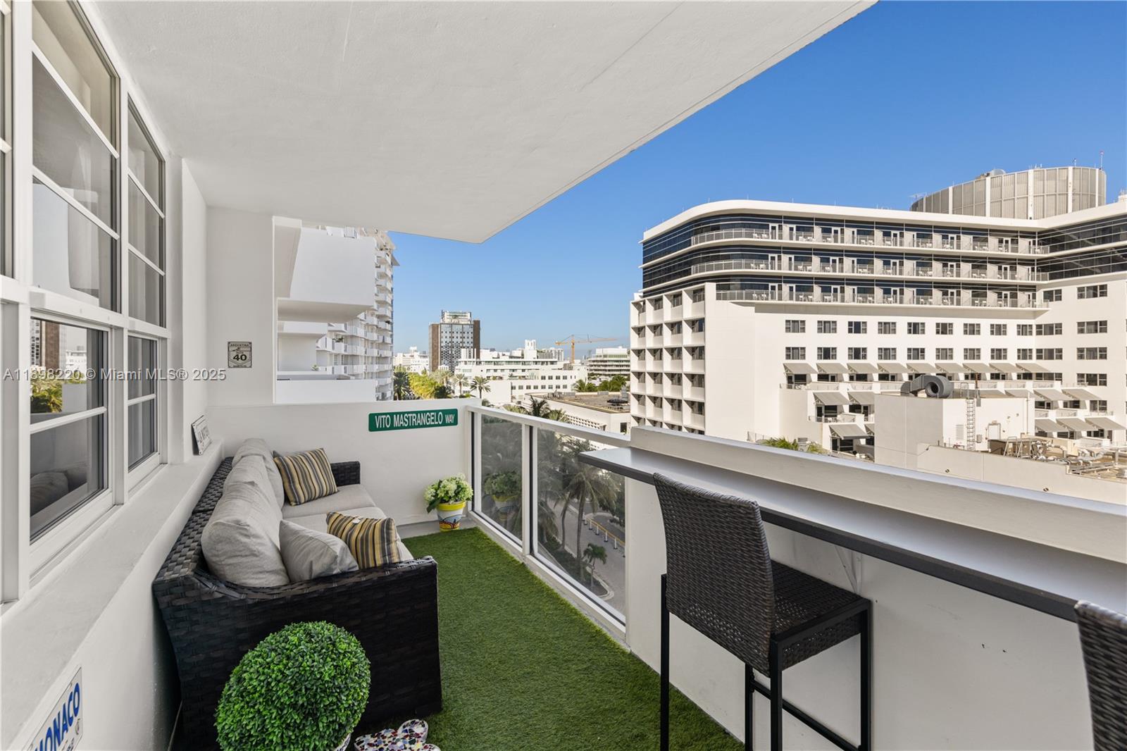 THE DECOPLAGE CONDO - Residential