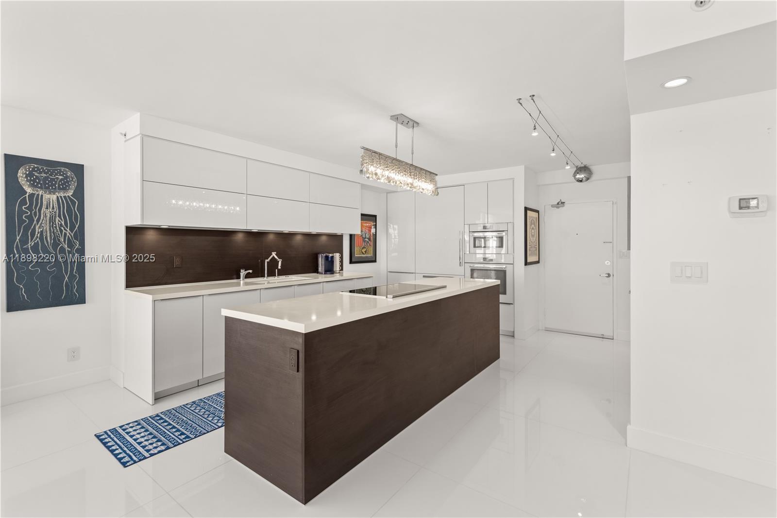 THE DECOPLAGE CONDO - Residential