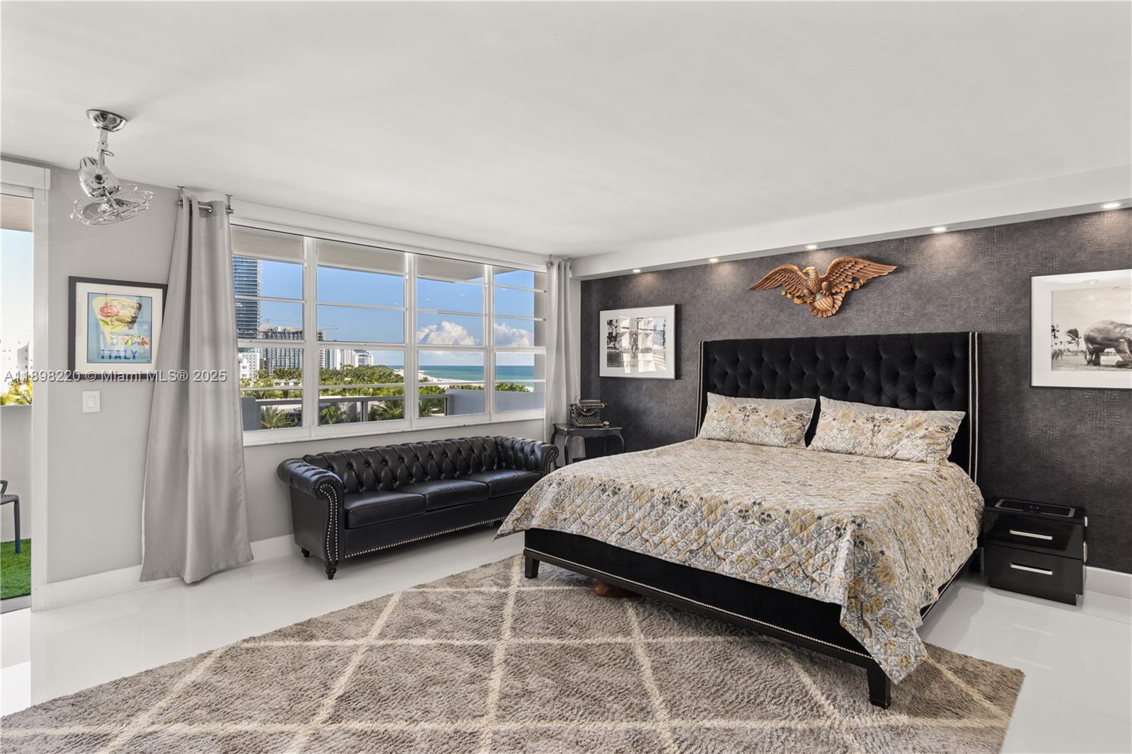 THE DECOPLAGE CONDO - Residential