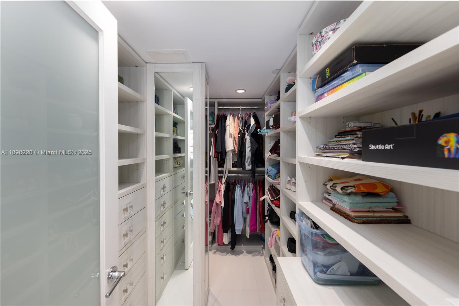 THE DECOPLAGE CONDO - Residential