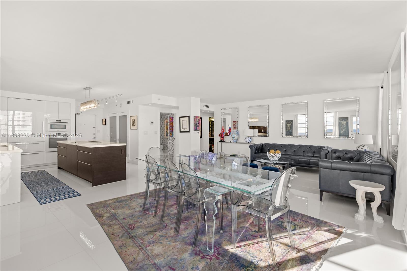 THE DECOPLAGE CONDO - Residential