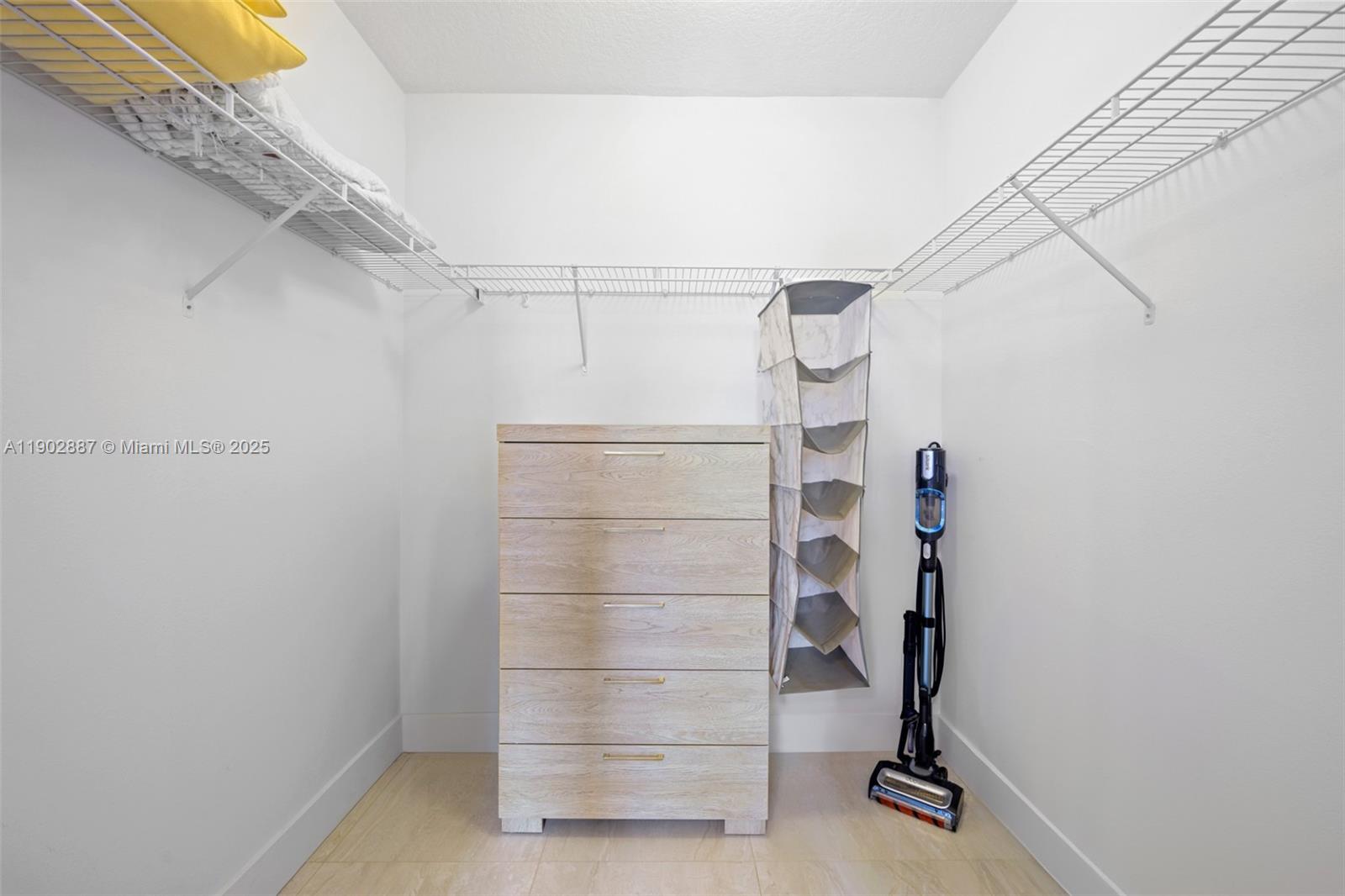 ALAQUA CONDO - Residential