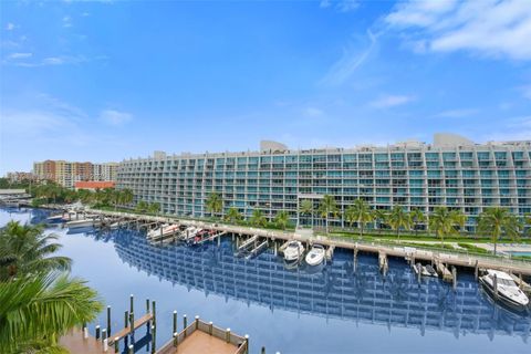 Photo of 3001 NE 185 St #613, Aventura, FL 33180 (MLS # A11902887)