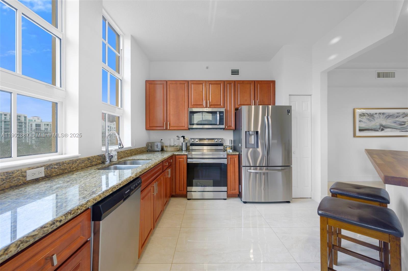 3001 NE 185 St 613