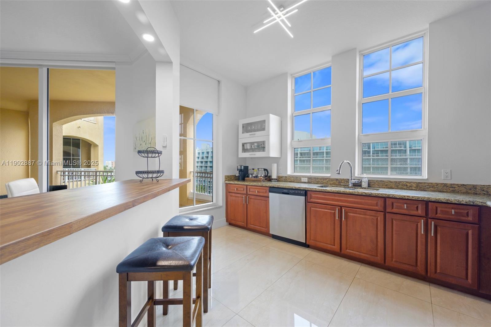 3001 NE 185 St 613
