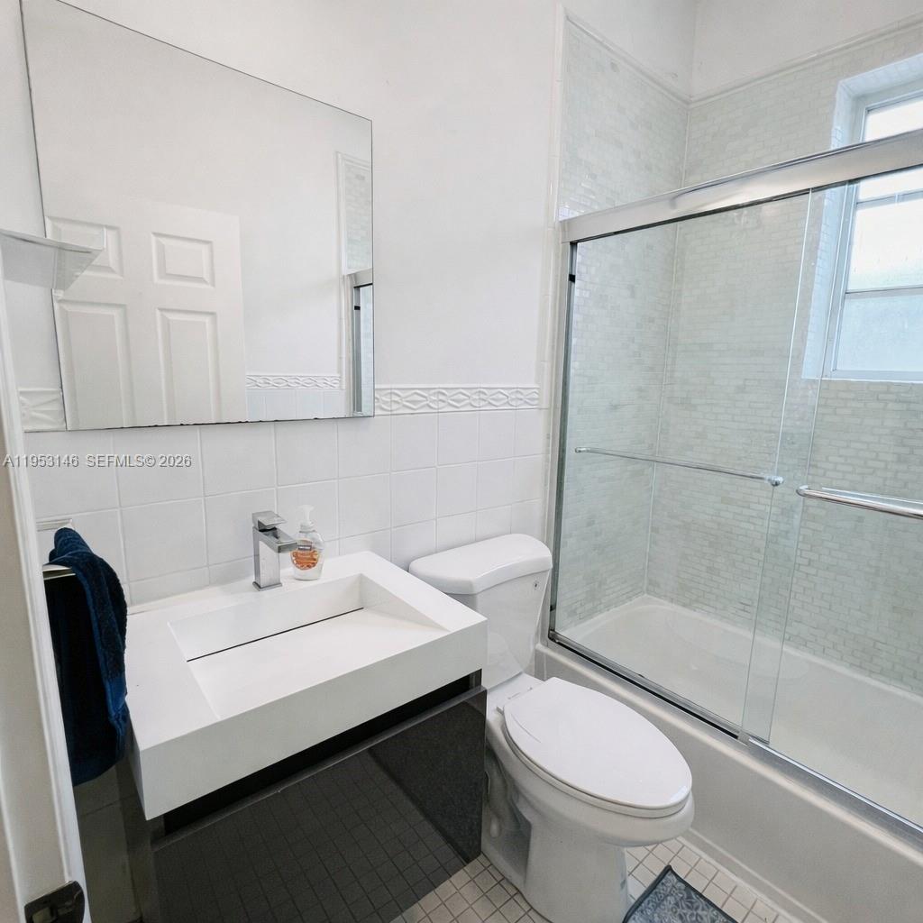 VILLA GATSBY CONDO - Residential