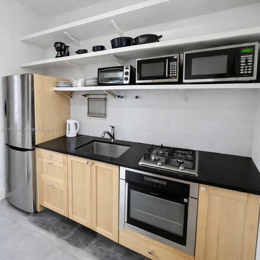 VILLA GATSBY CONDO - Residential