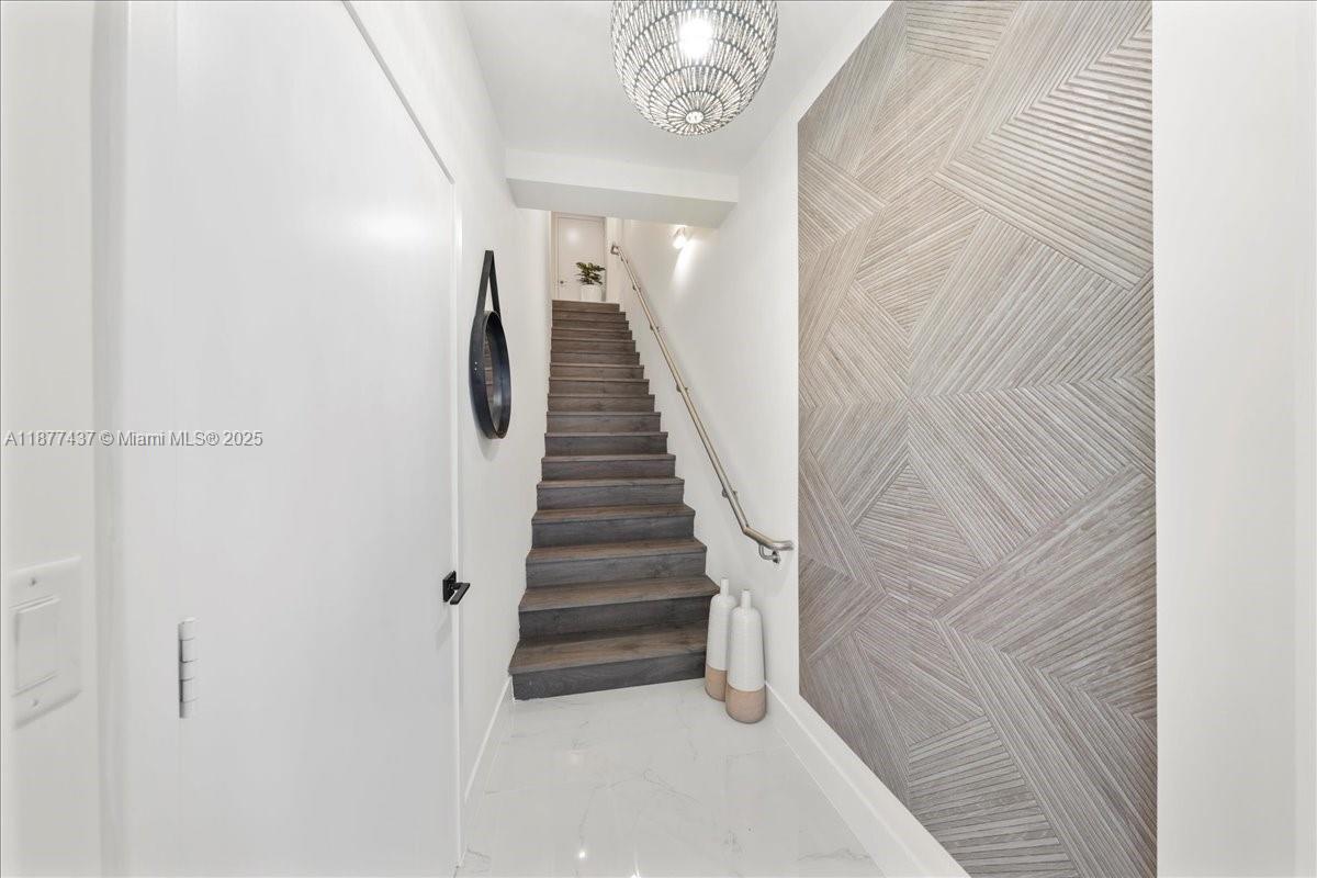 ONE BAY CONDO - Residential Lease