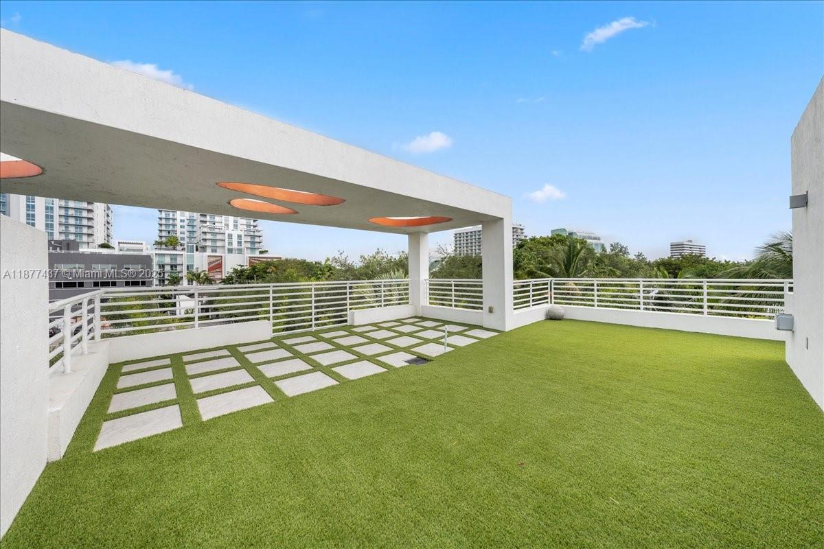 ONE BAY CONDO - Residential Lease