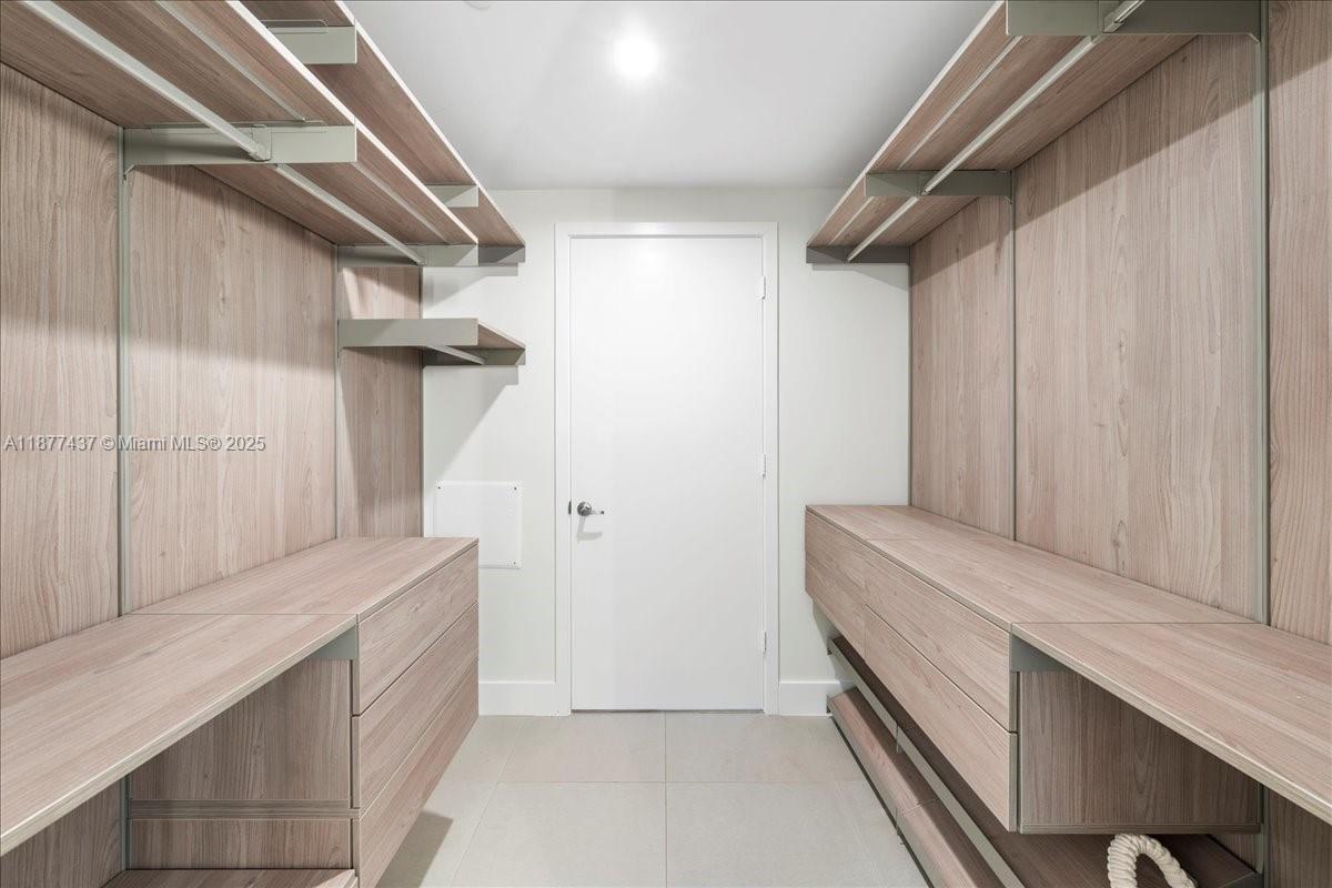 ONE BAY CONDO - Residential Lease