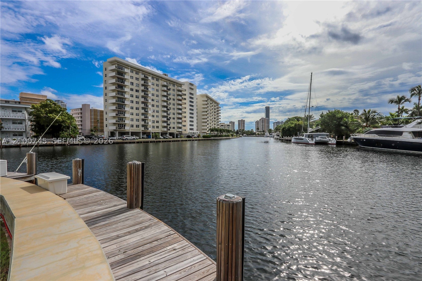 440 Paradise Isle Blvd 107