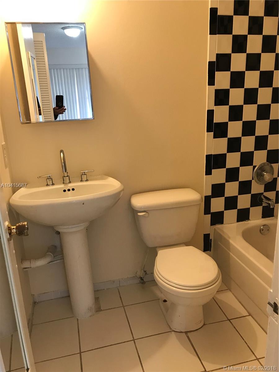 LOS ROBLES - Residential Lease