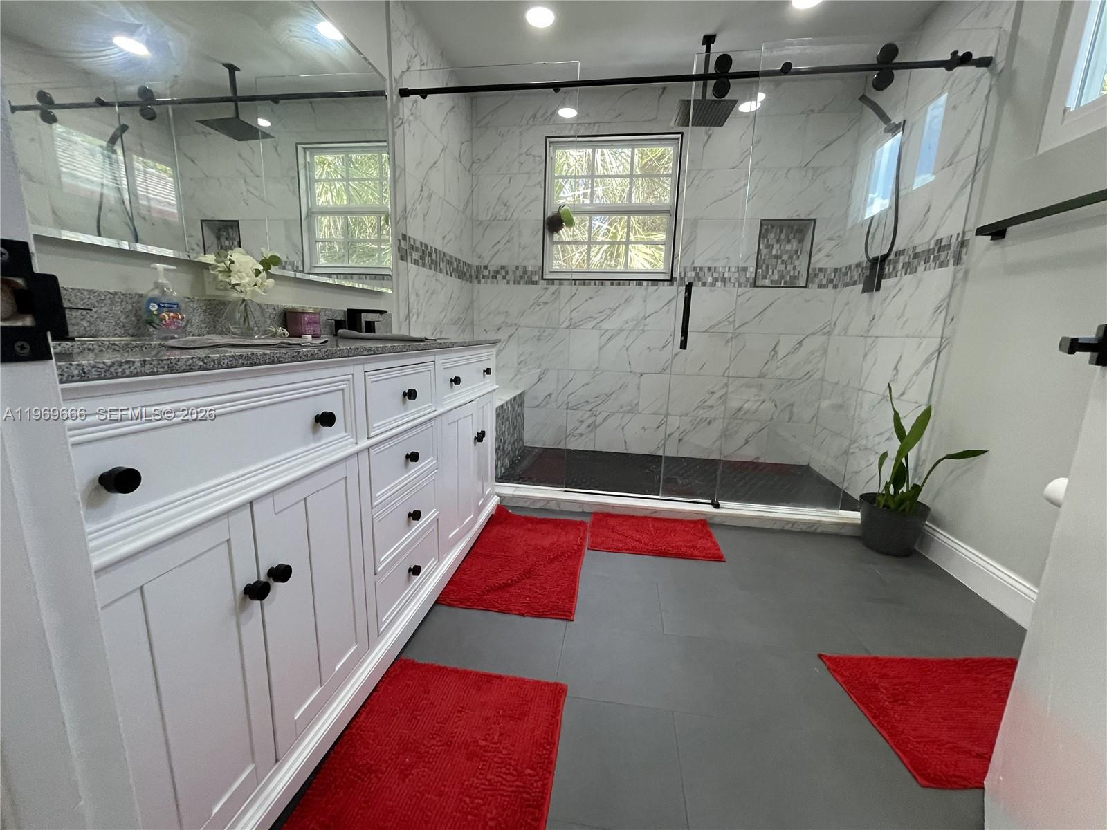 WEST GLEN MANOR - Residential