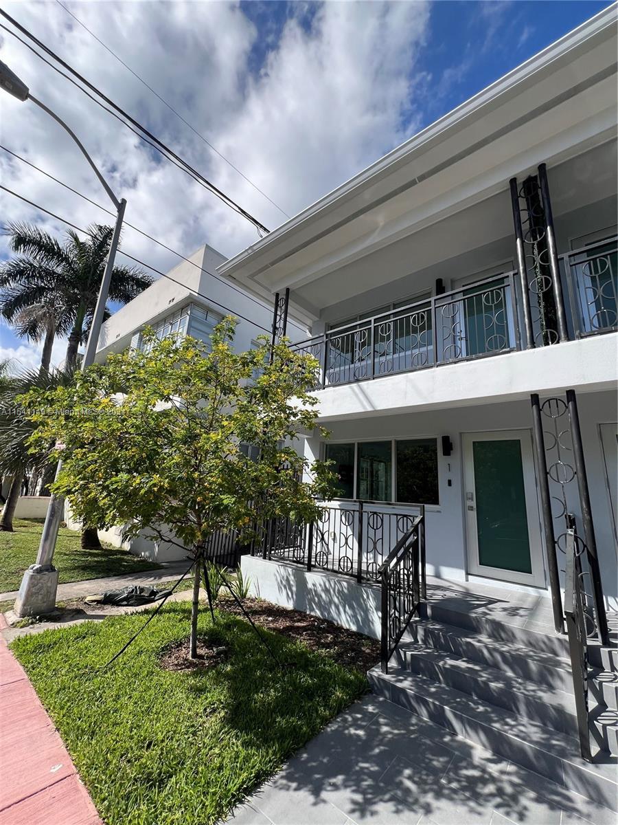 Rental Property at 515 16 1, Miami Beach, Miami-Dade County, Florida - Bedrooms: 2 
Bathrooms: 3  - $4,650 MO.